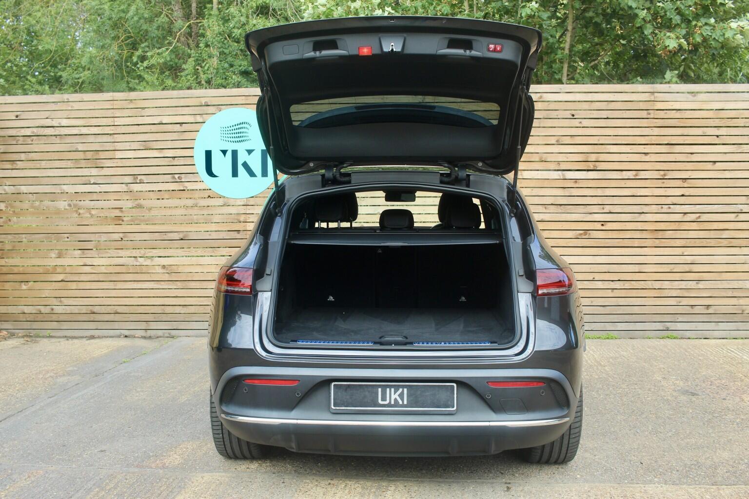 Mercedes-Benz Eqc view 43