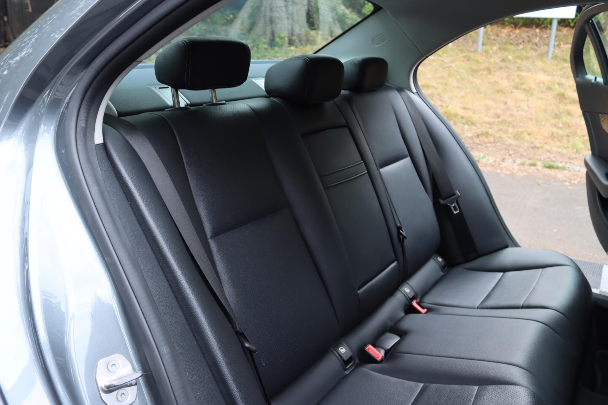 Mercedes-Benz C Class view 30