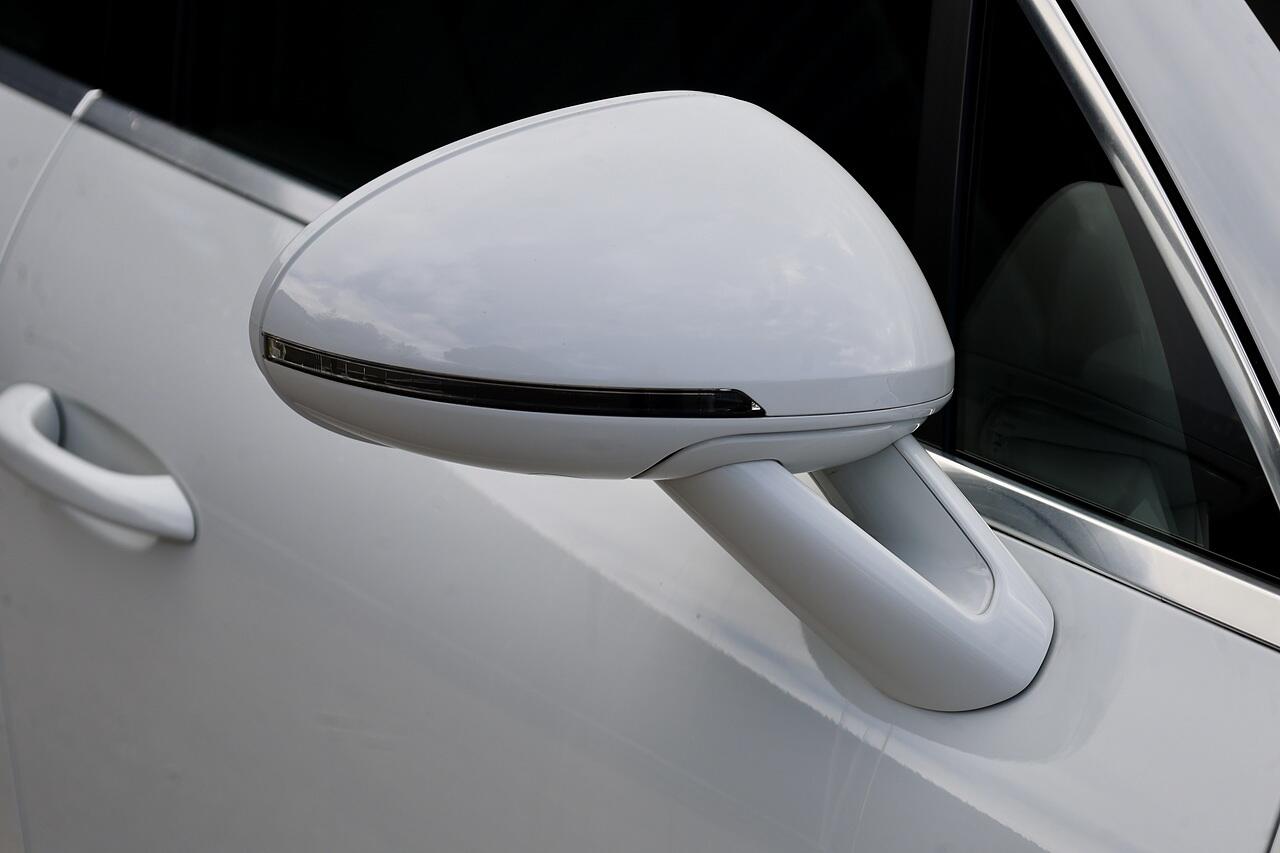 Porsche Macan view 14