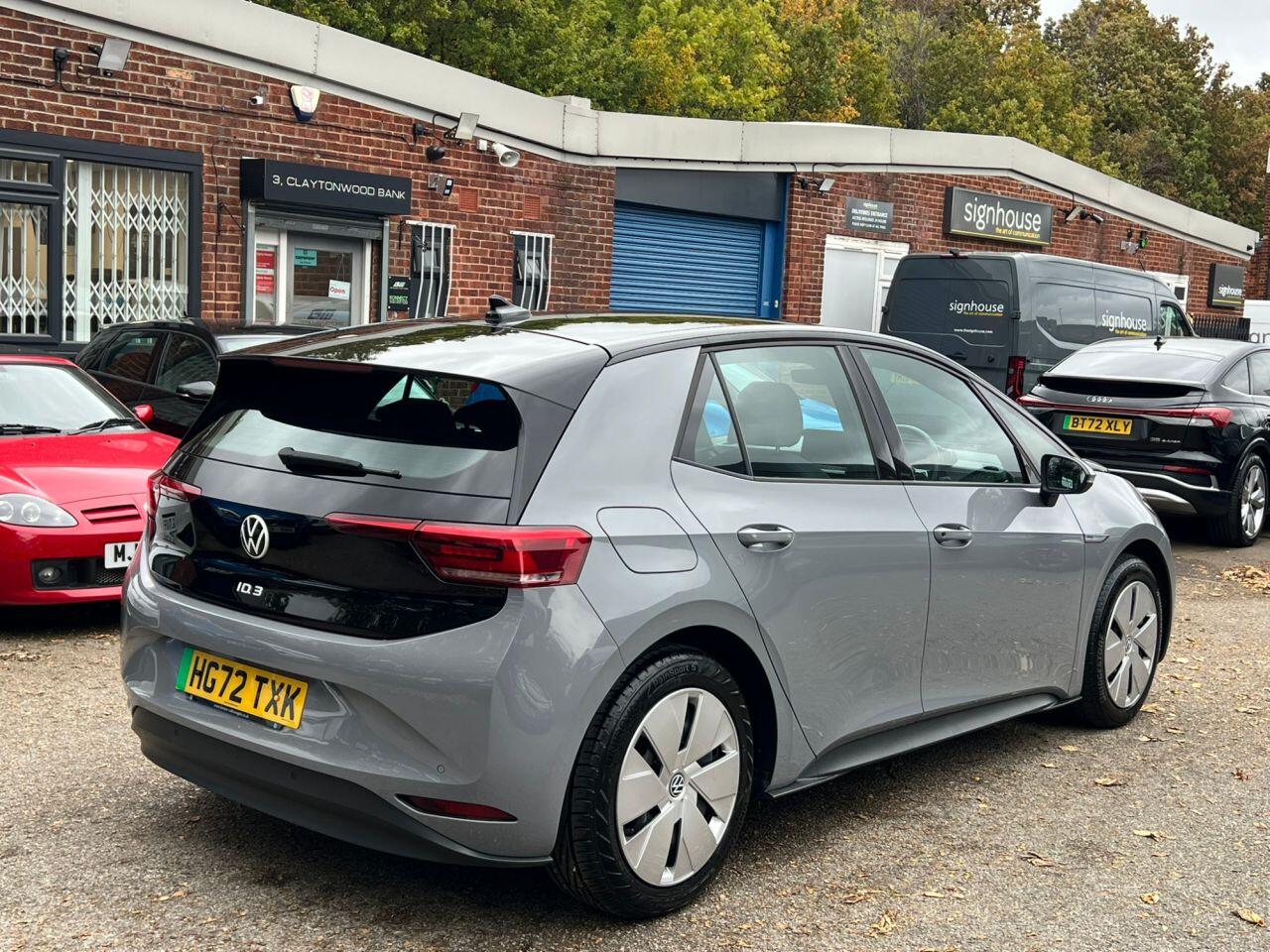 Volkswagen ID.3 view 5