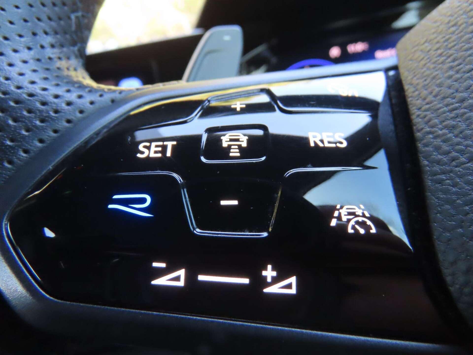 Volkswagen Golf view 14
