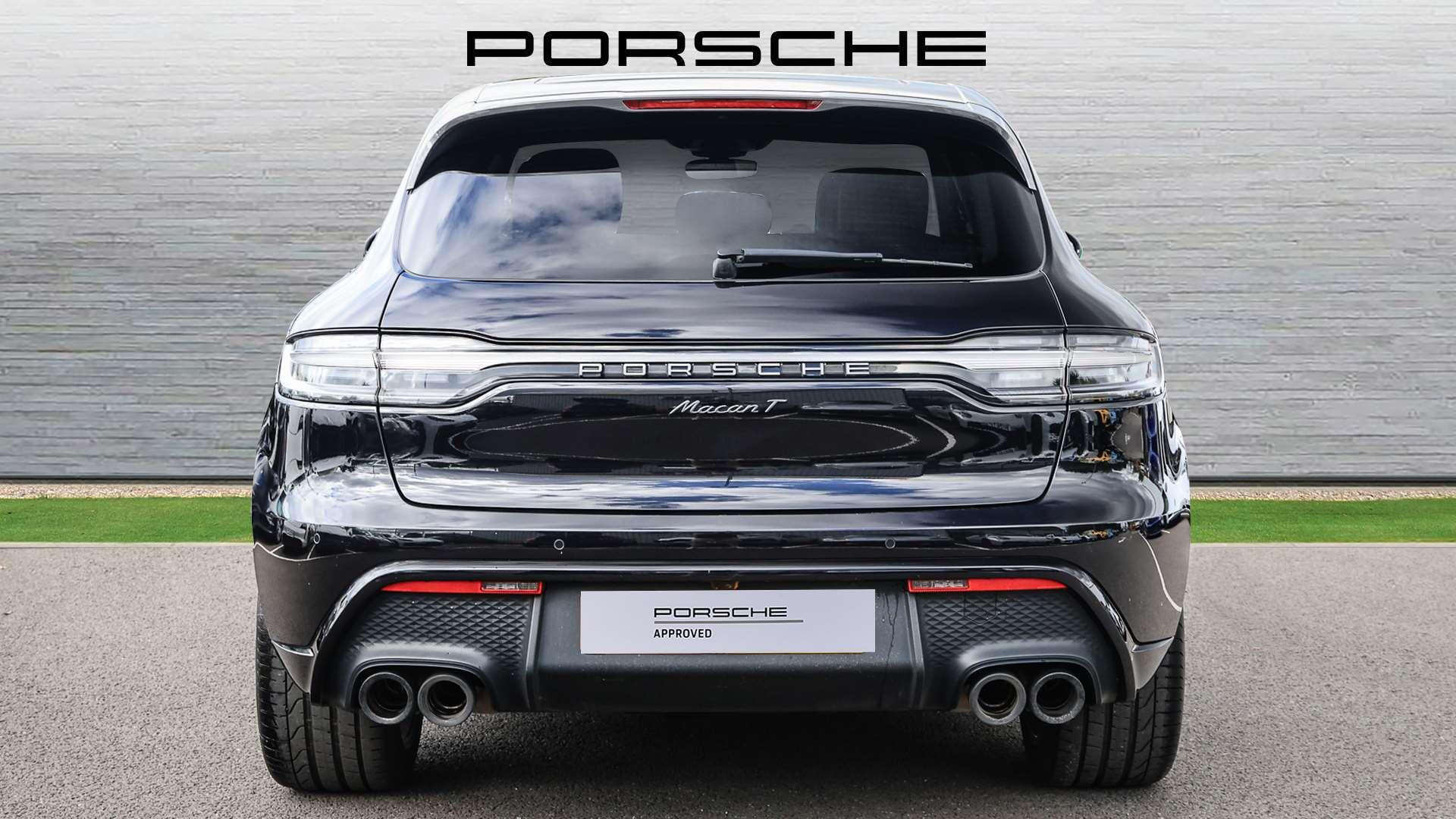 Porsche Macan view 10
