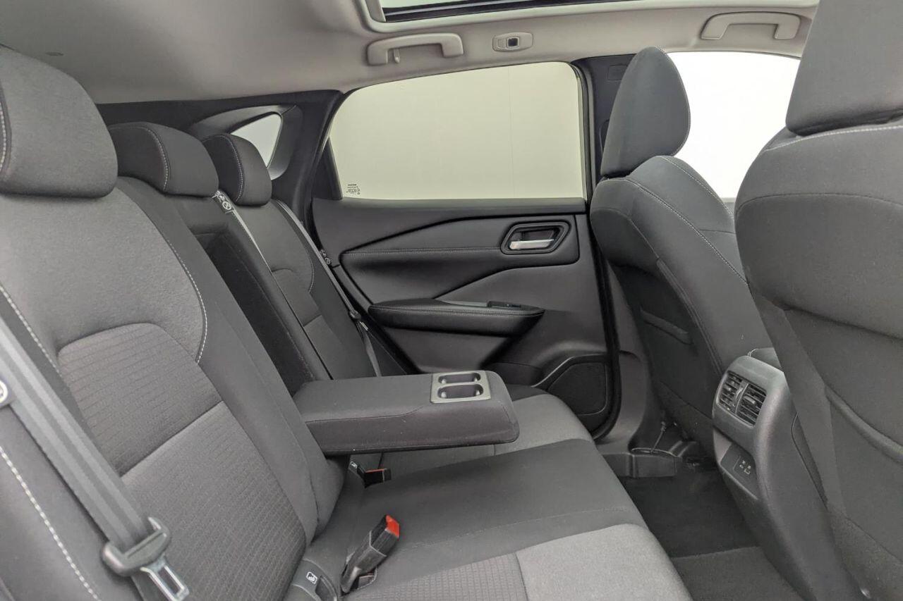 Nissan Qashqai view 18