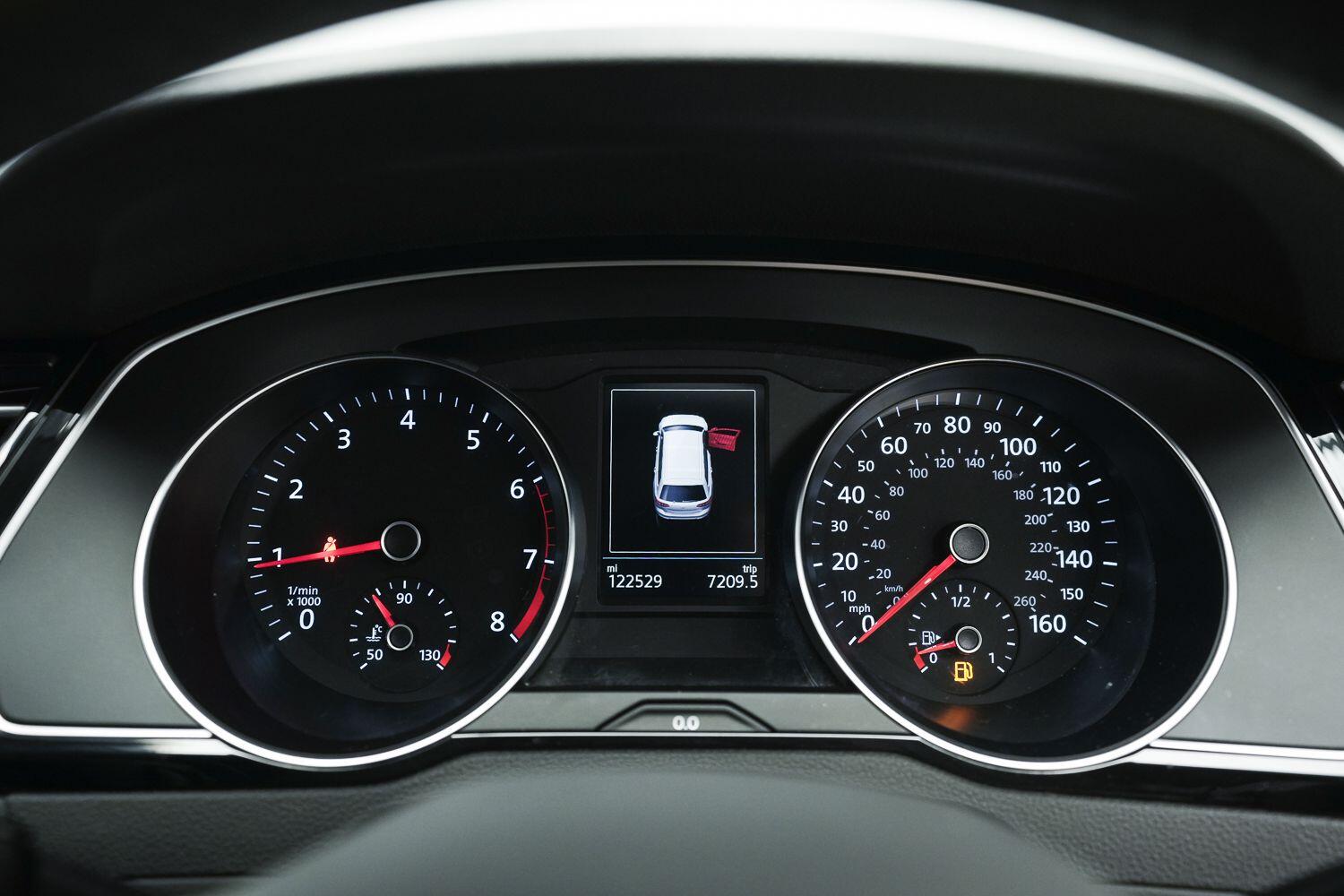 Volkswagen Passat view 20