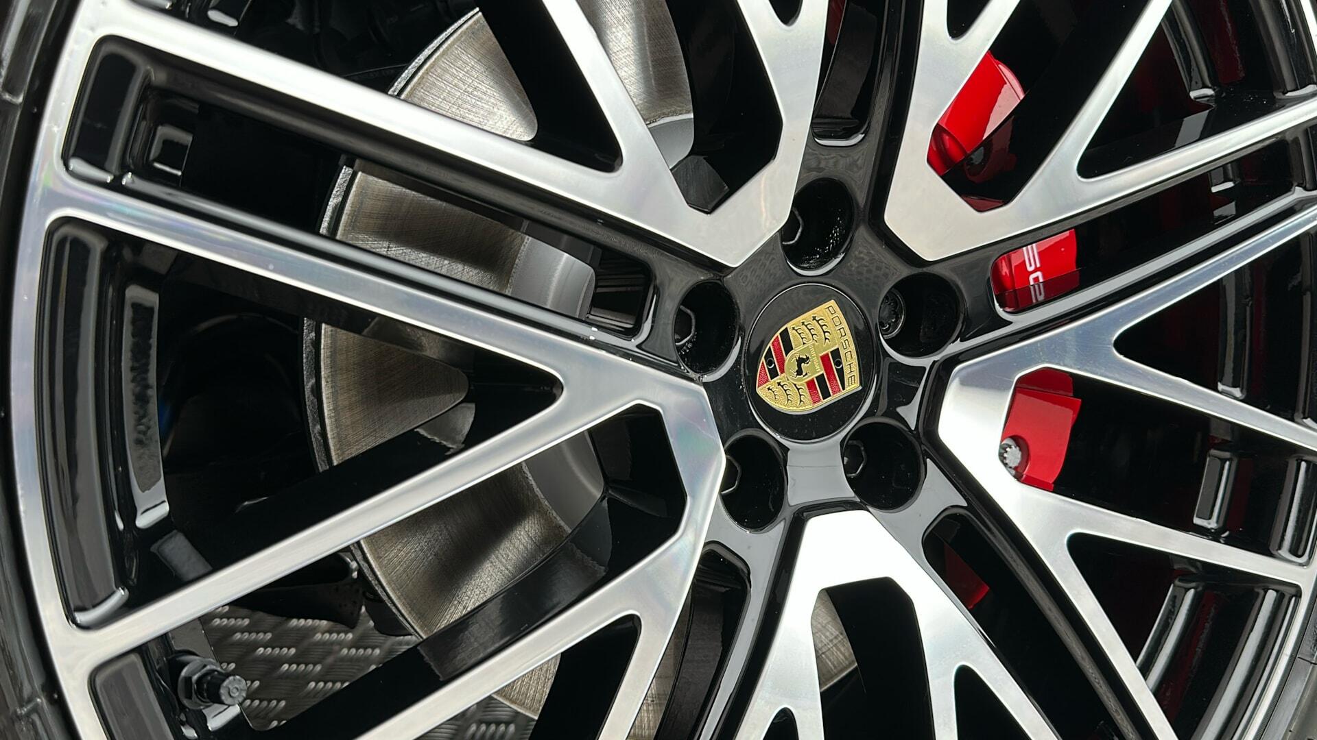 Porsche Macan view 14
