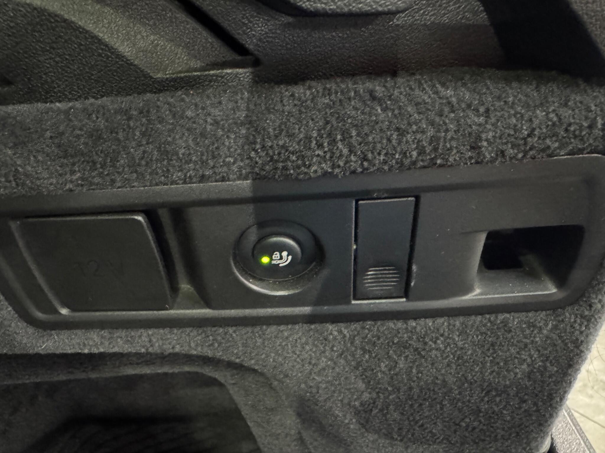 BMW X5 view 11