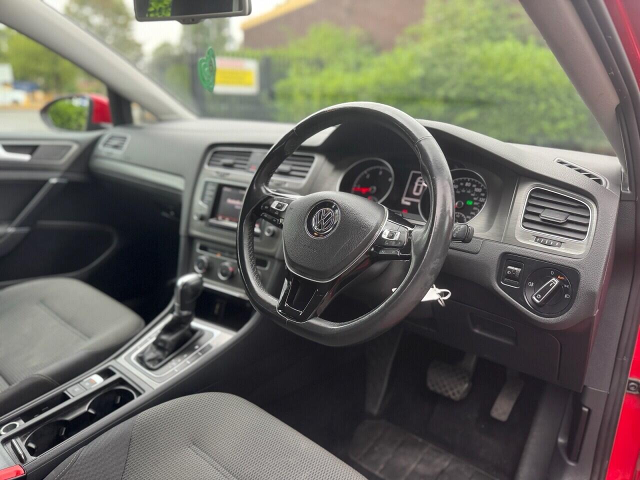 Volkswagen Golf view 10