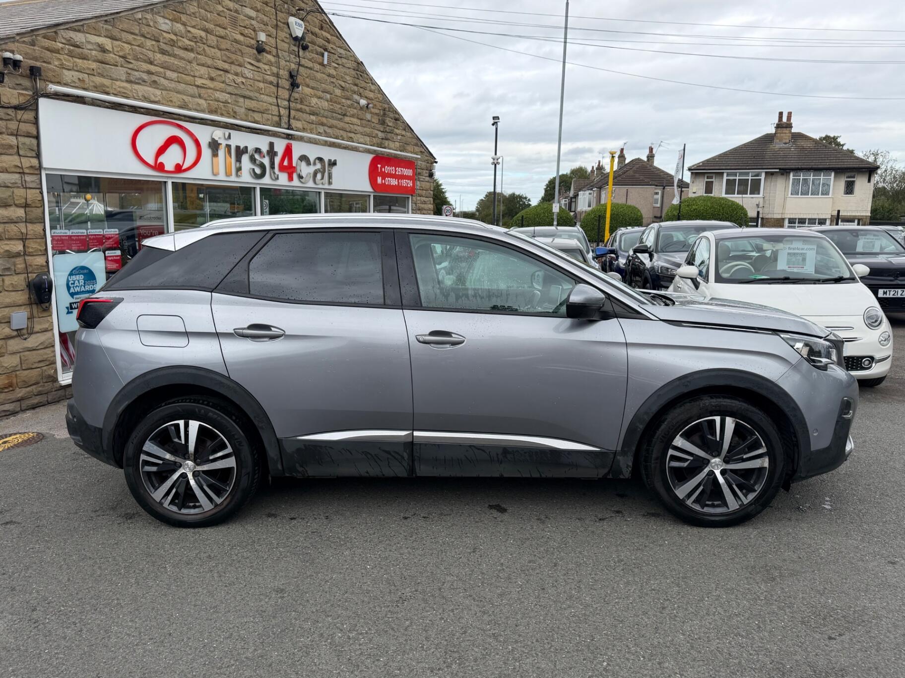 Peugeot 3008 view 9