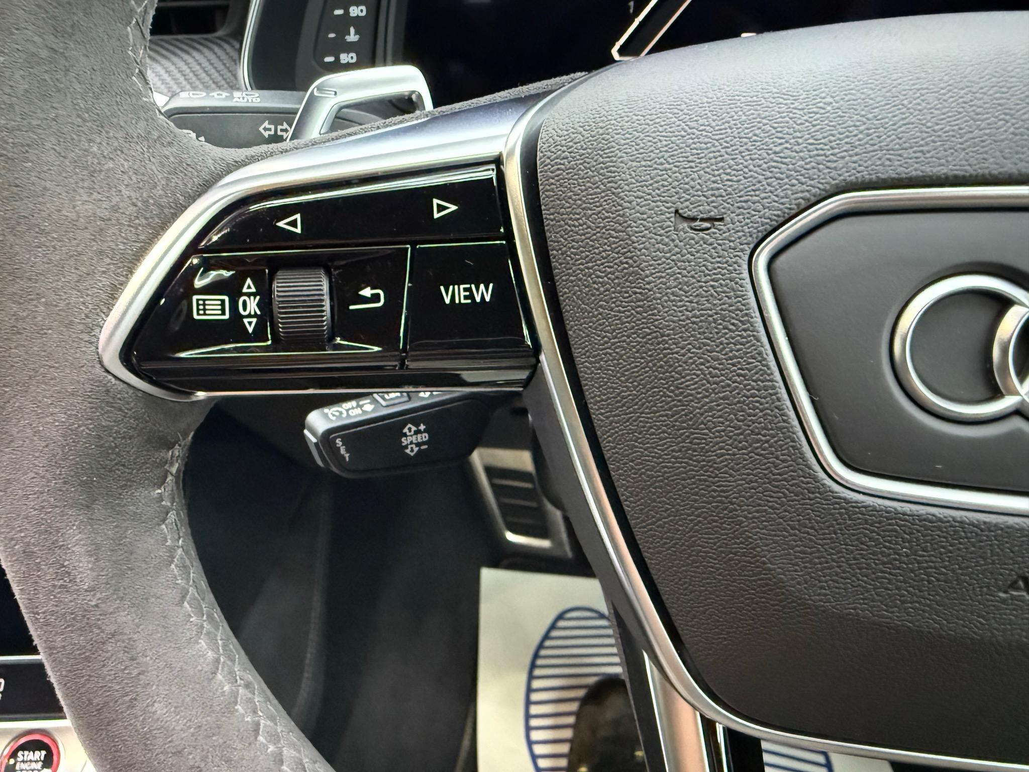 Audi RS6 Avant view 26
