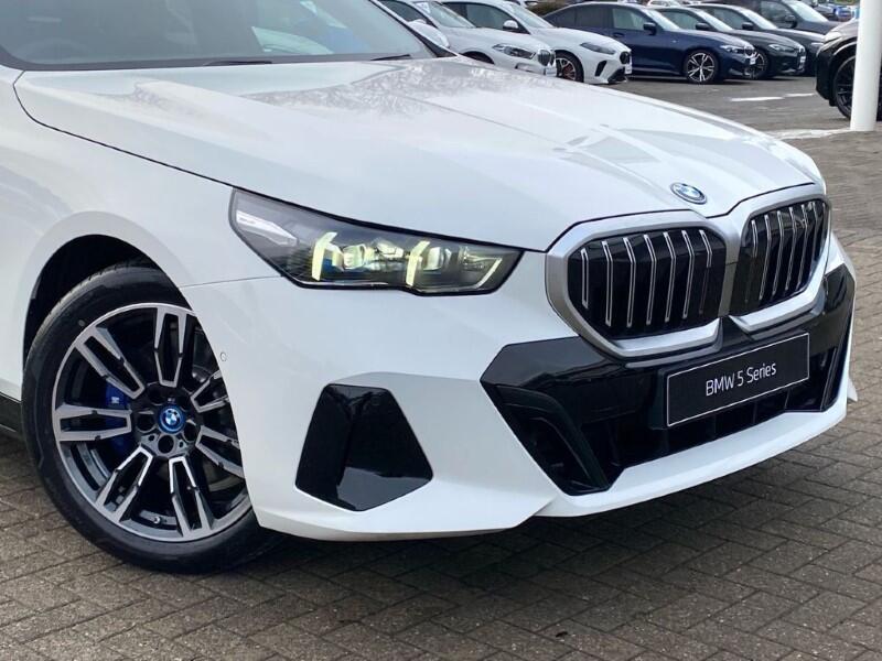 BMW 5 Series view 41