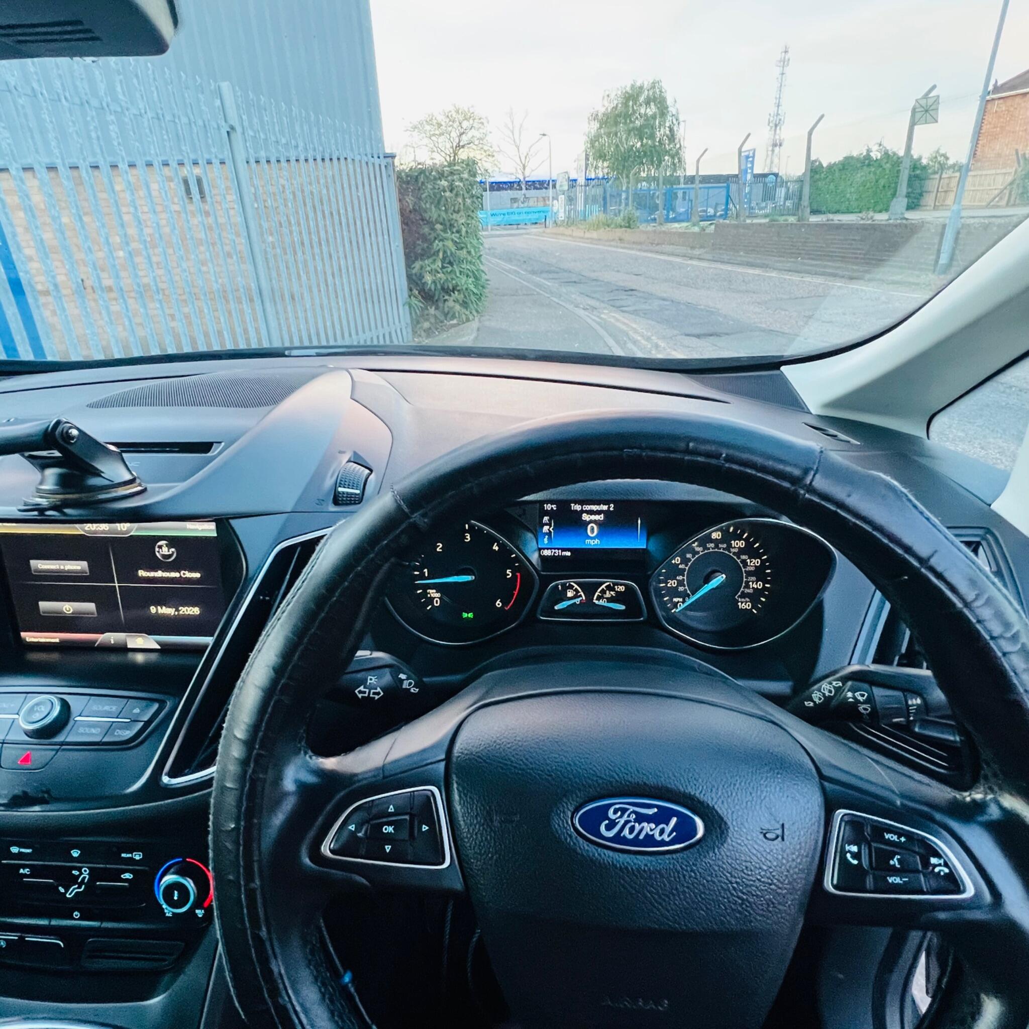 Ford C-Max view 12