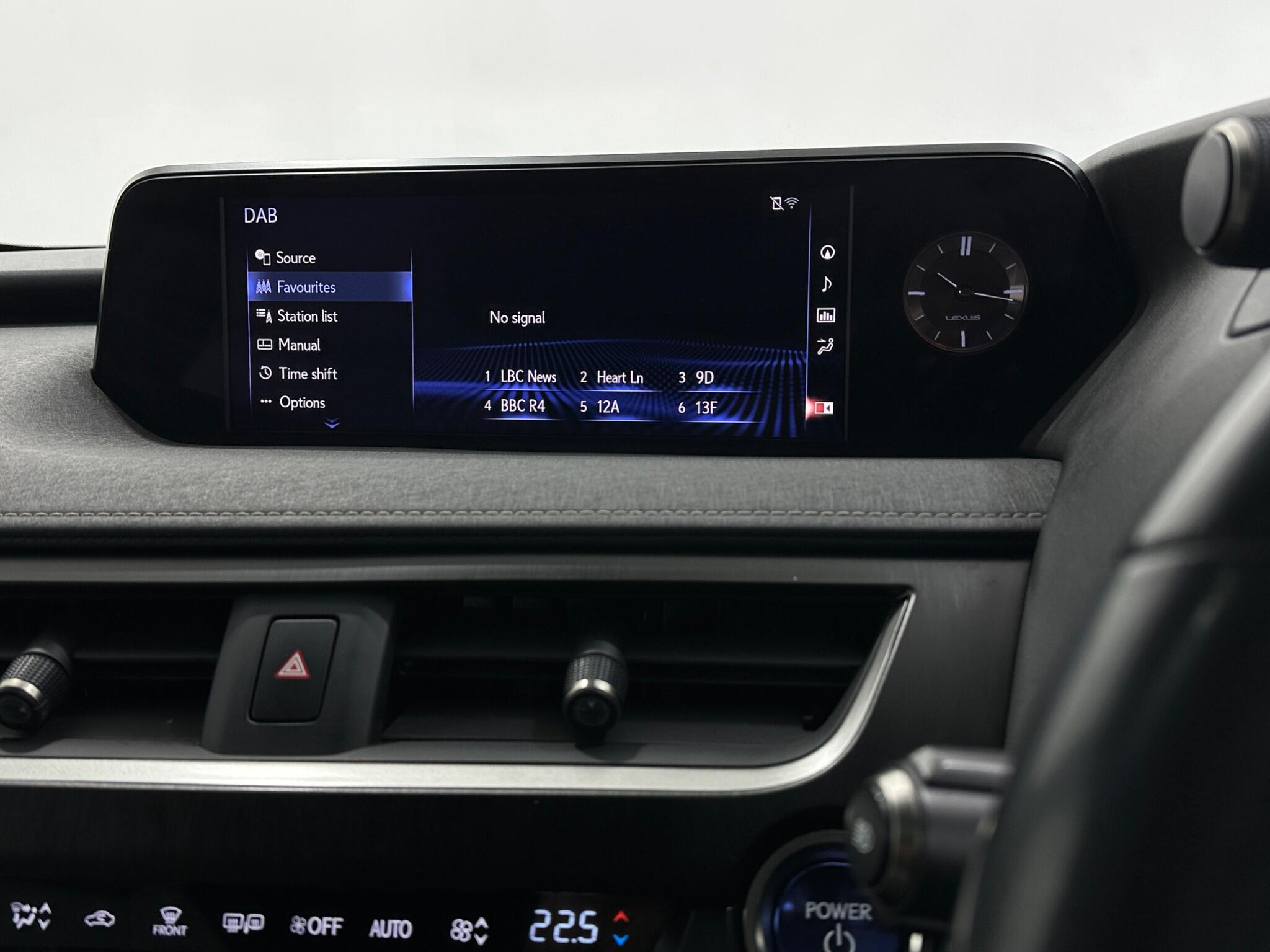 Lexus UX view 26