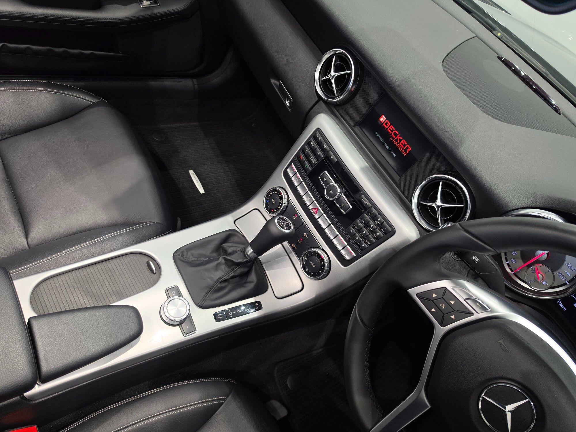 Mercedes-Benz SLK view 30