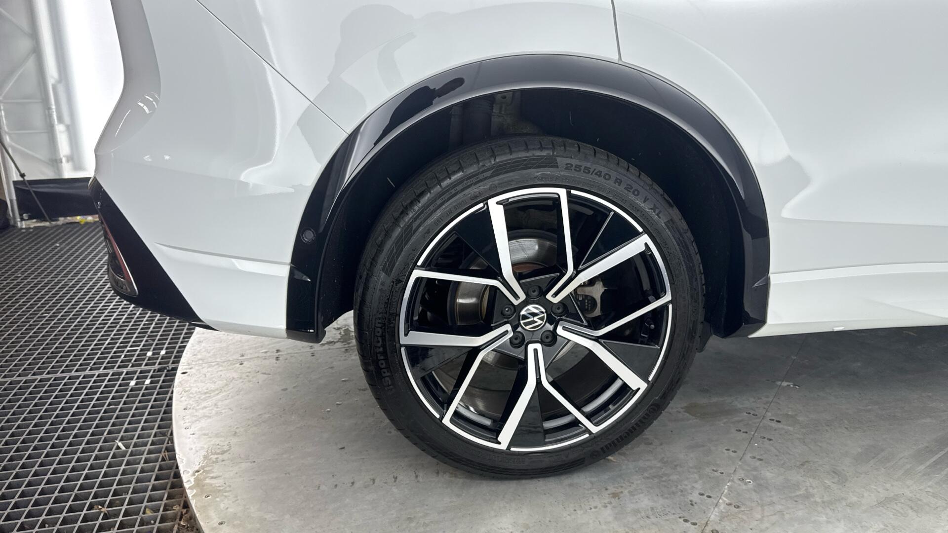 Volkswagen Tiguan view 20