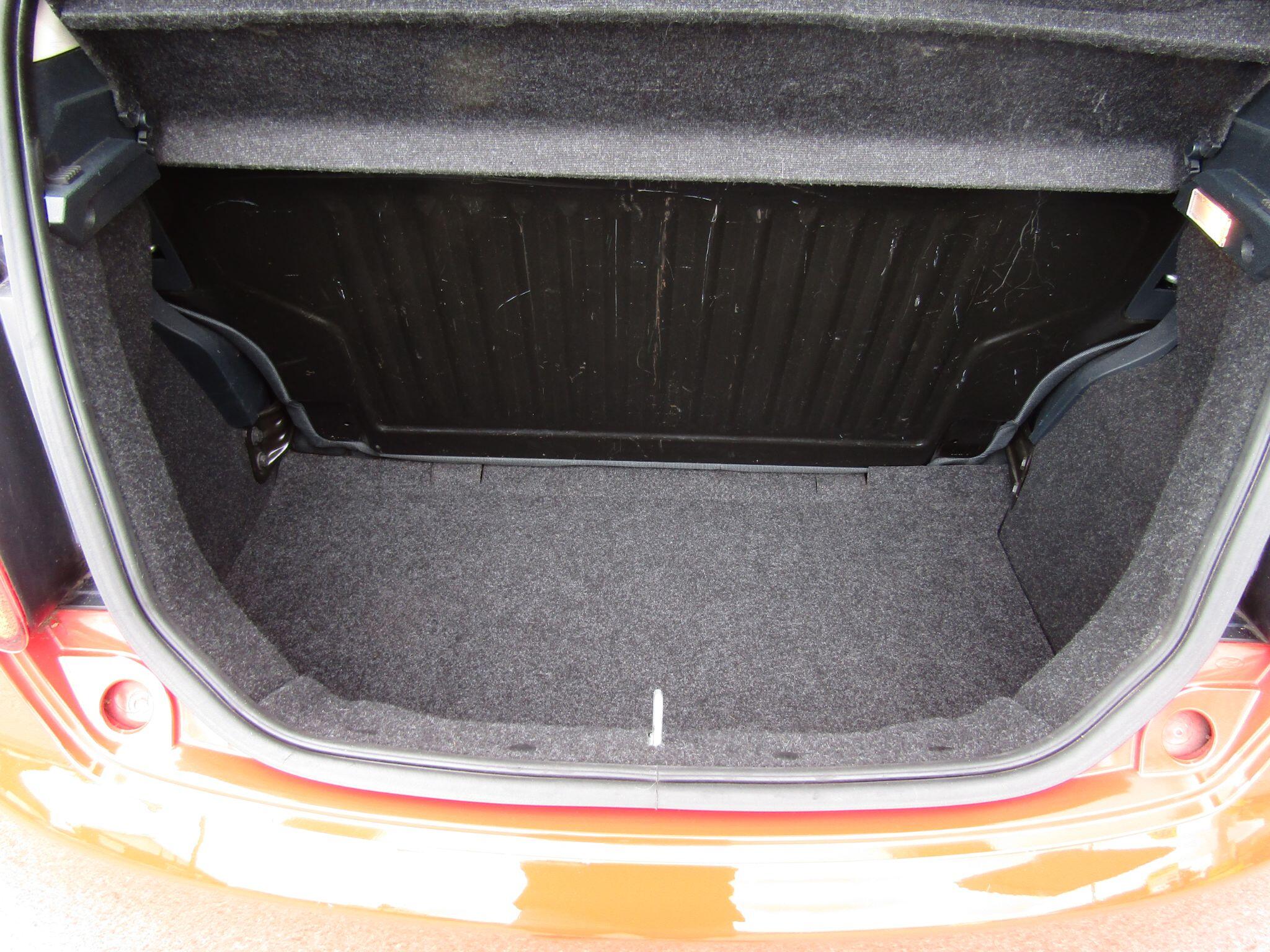 Ford Edge view 19