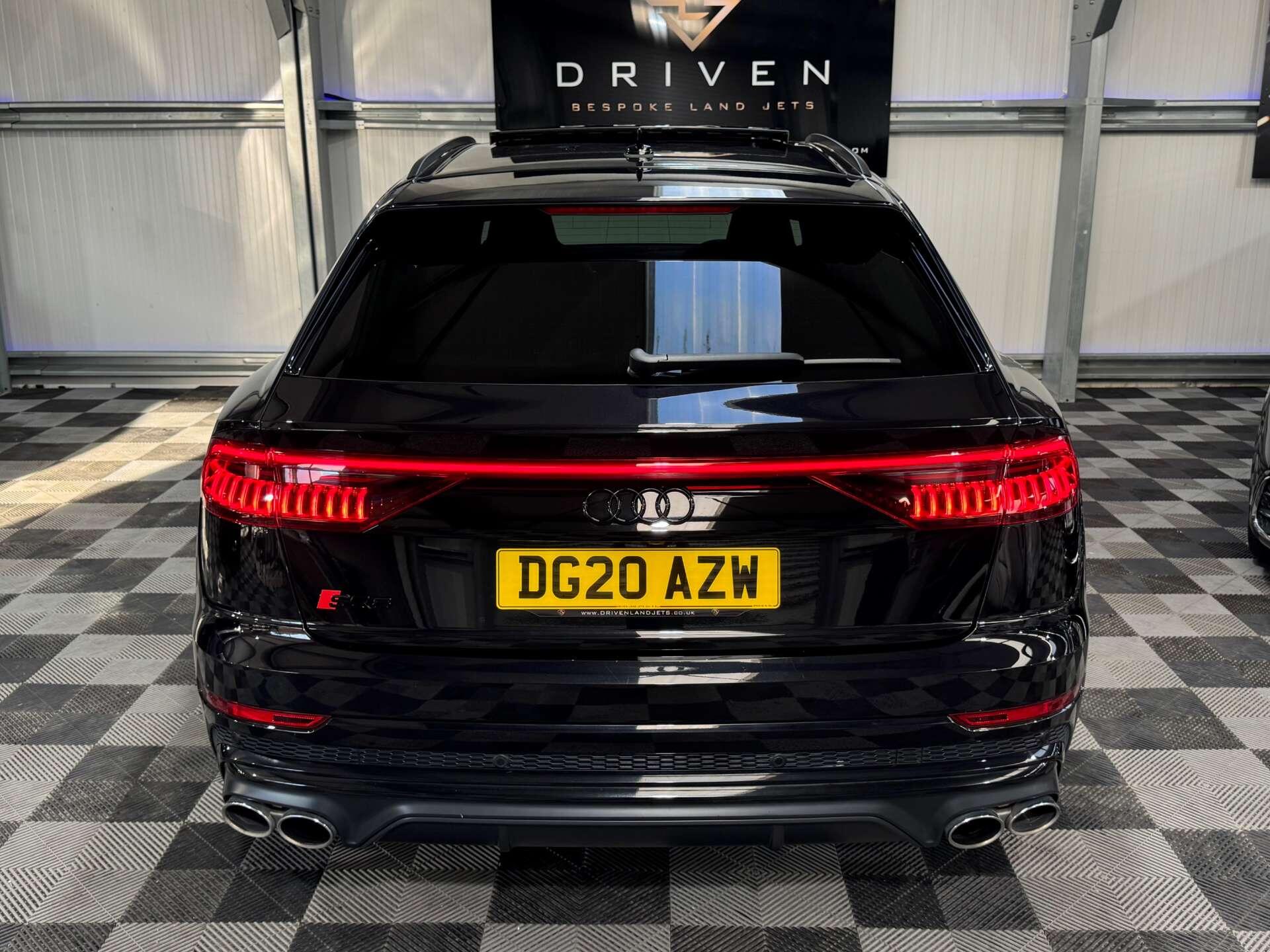 Audi SQ8 view 12