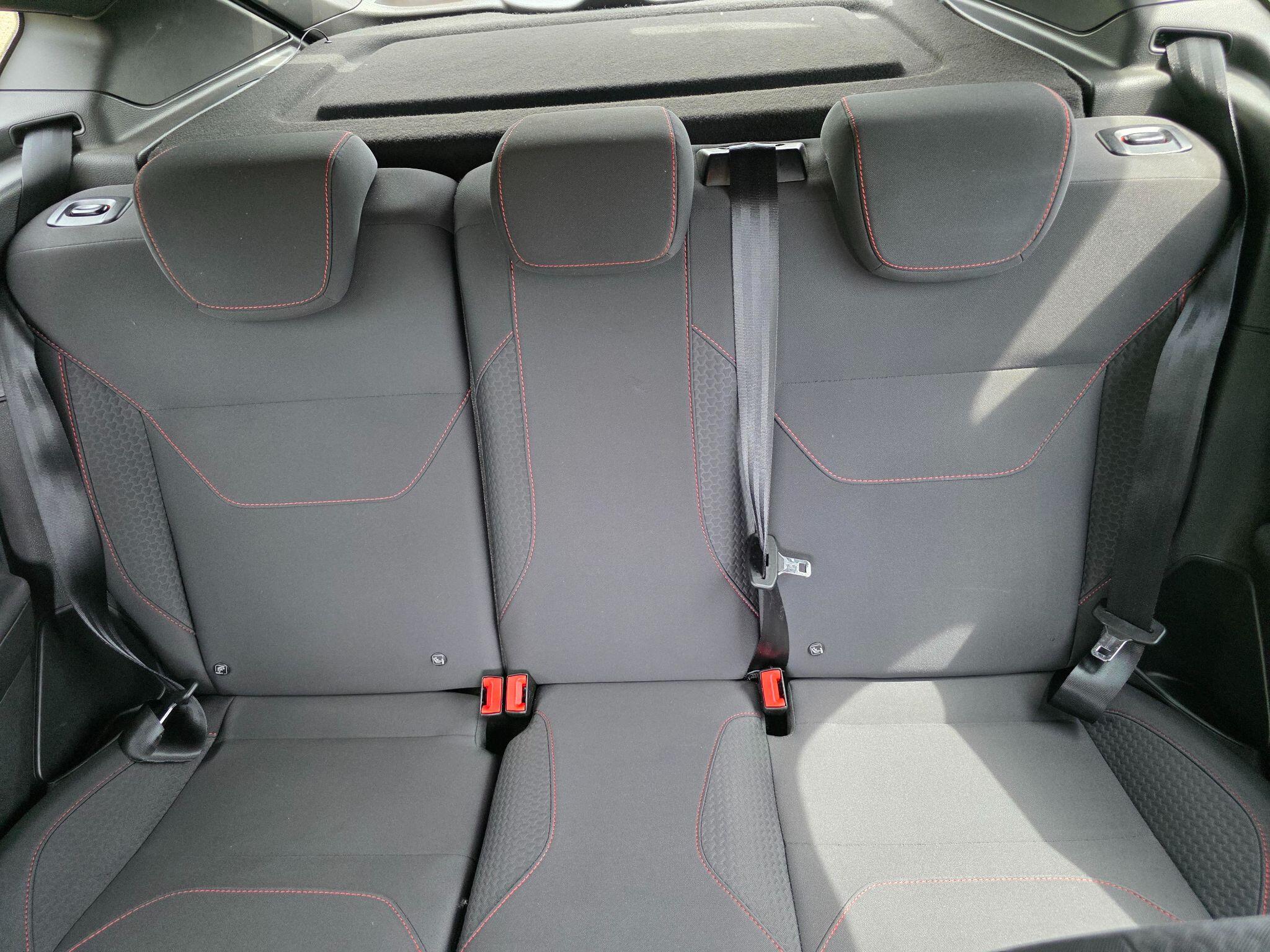 Ford Focus view 31