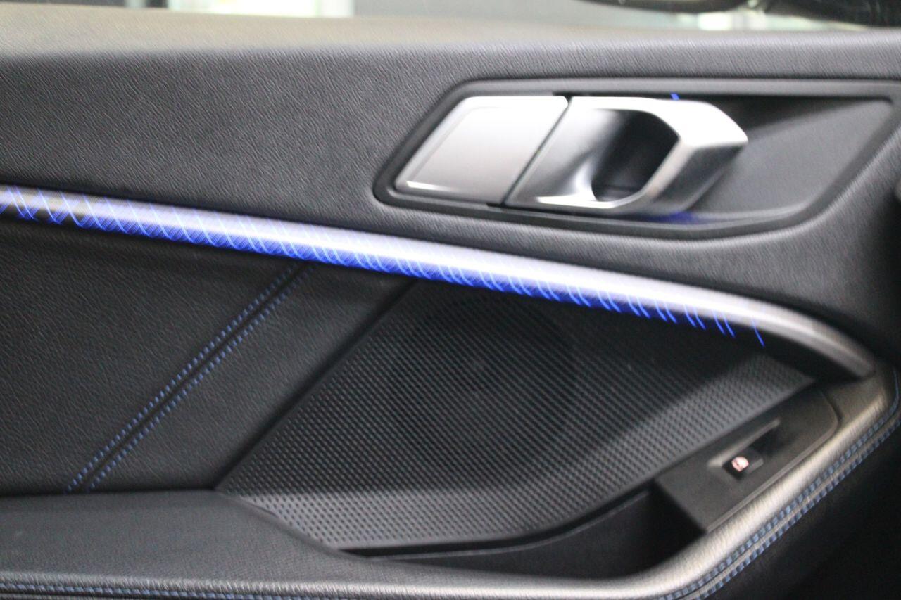 BMW 2 Series view 23