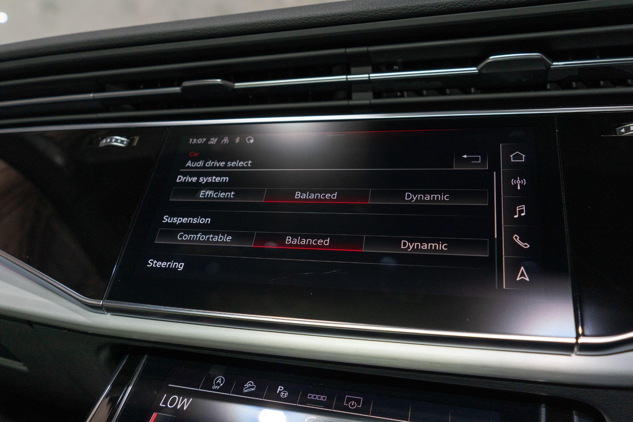 Audi SQ7 view 25