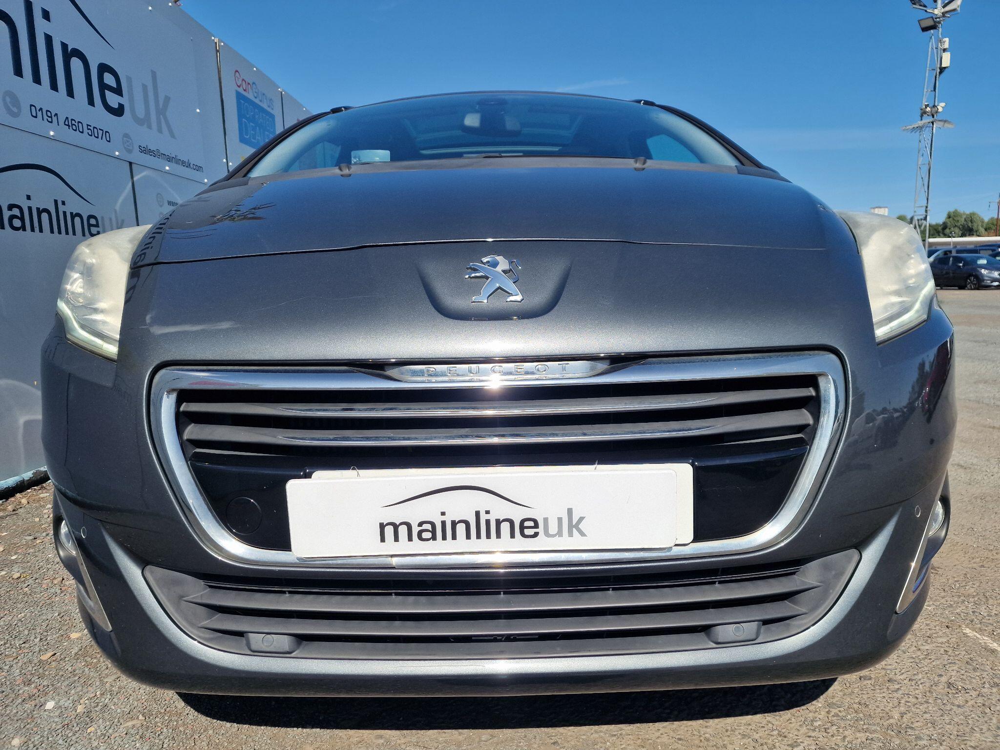 Peugeot 5008 view 2