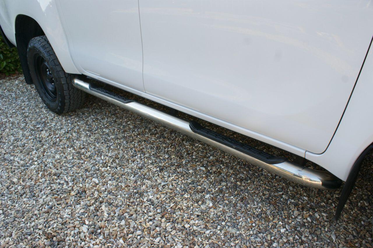 Toyota Hilux view 9
