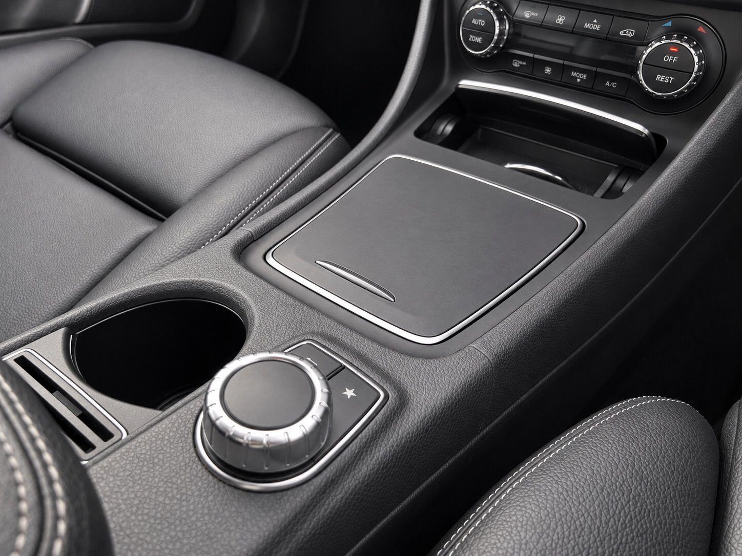 Mercedes-Benz Gla view 25