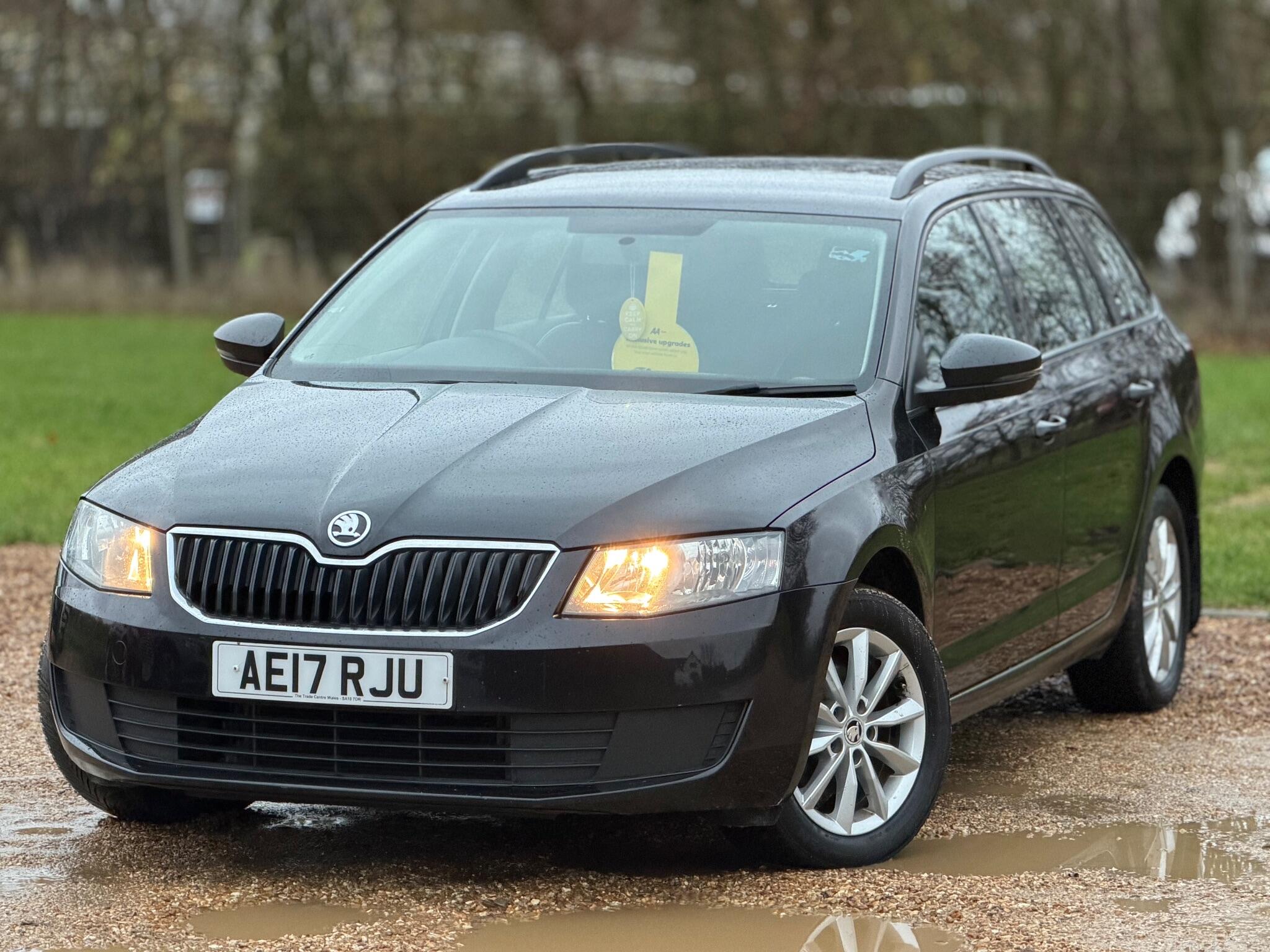 2017 Skoda Octavia 1.6 TDI S Euro 6 (s/s) 5dr image 2