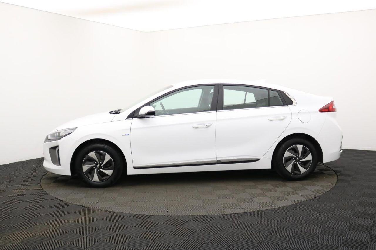 Hyundai IONIQ view 8