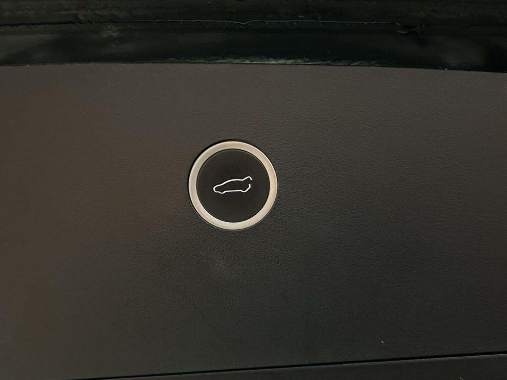 Tesla Model X view 18