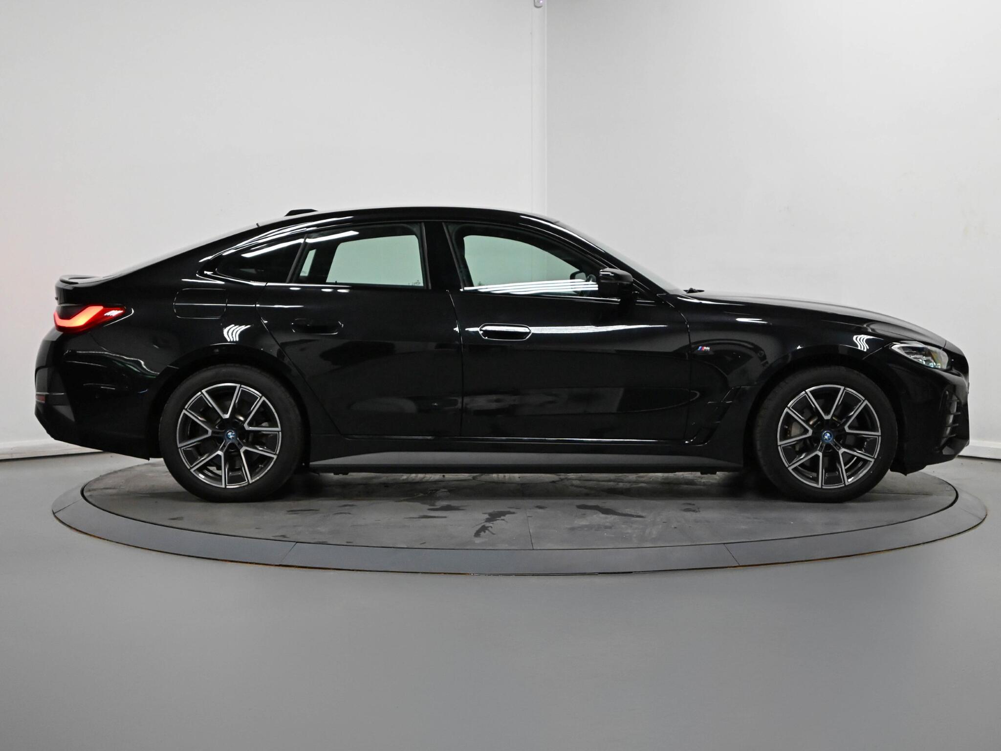 BMW I4 view 21