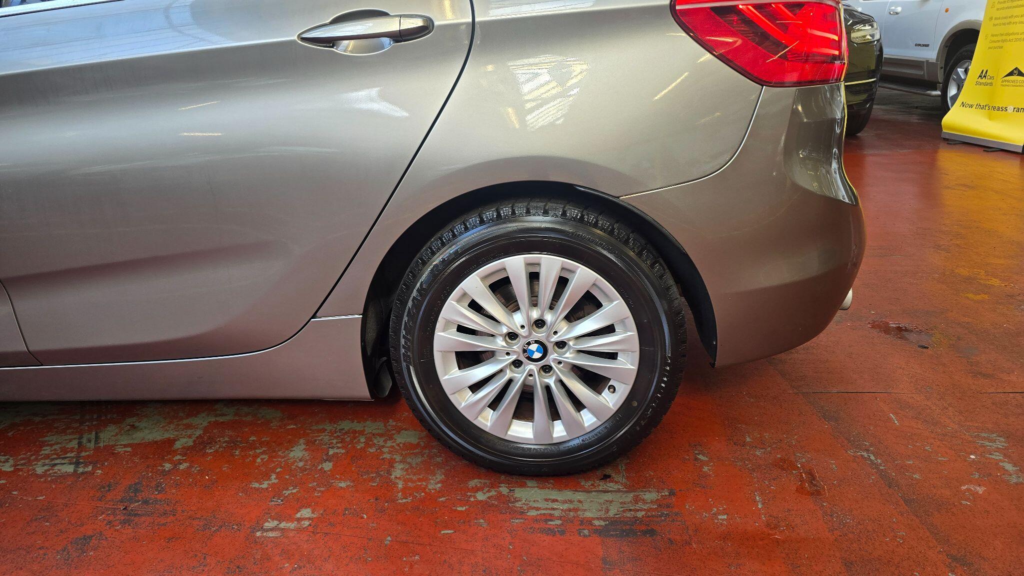 BMW 2 Series view 30