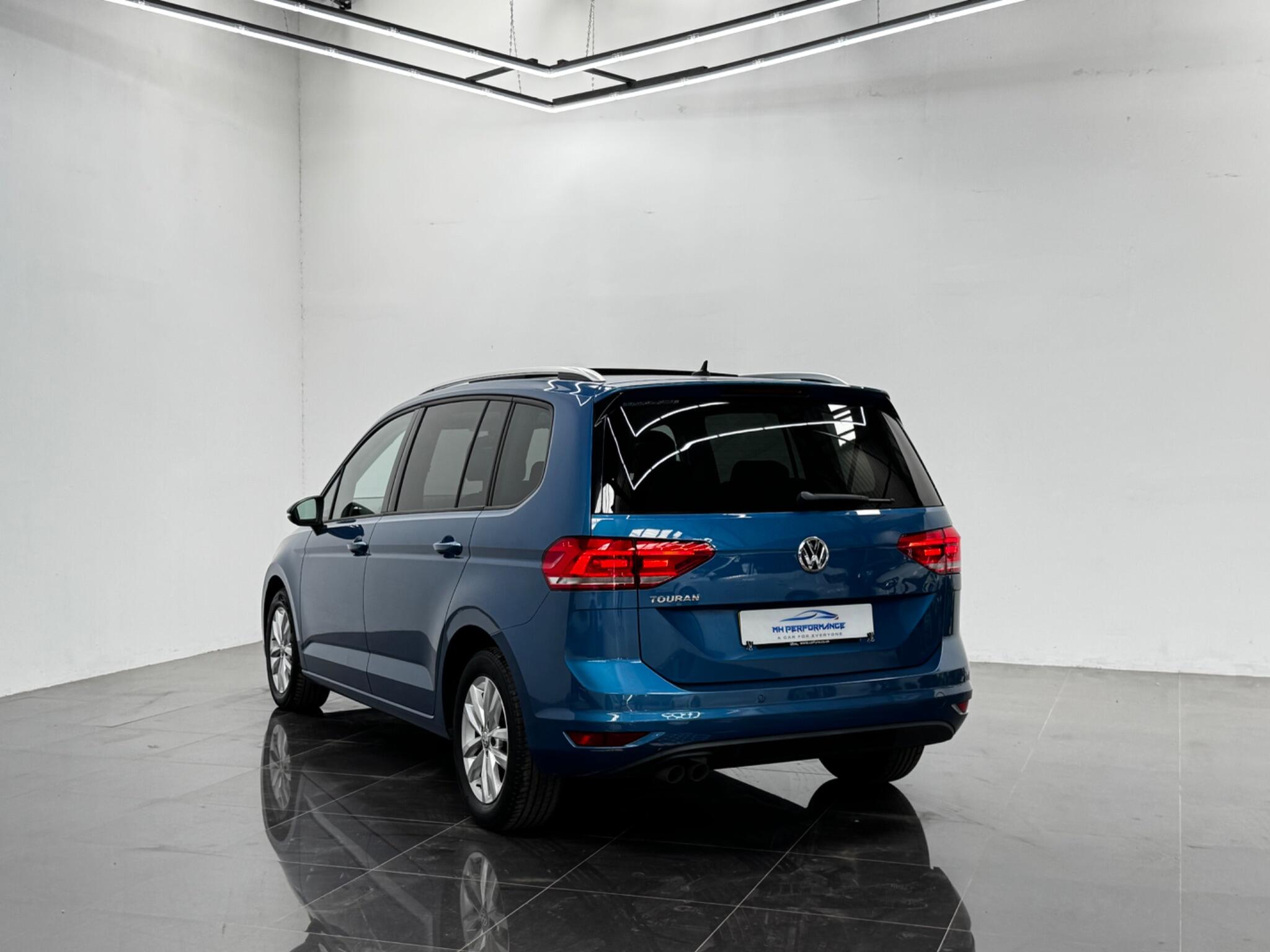 Volkswagen Touran view 75