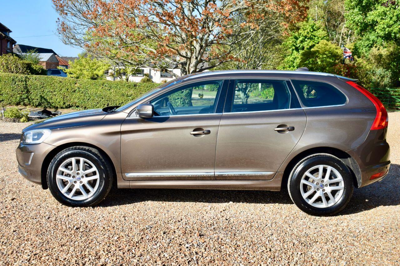 Volvo XC60 view 7