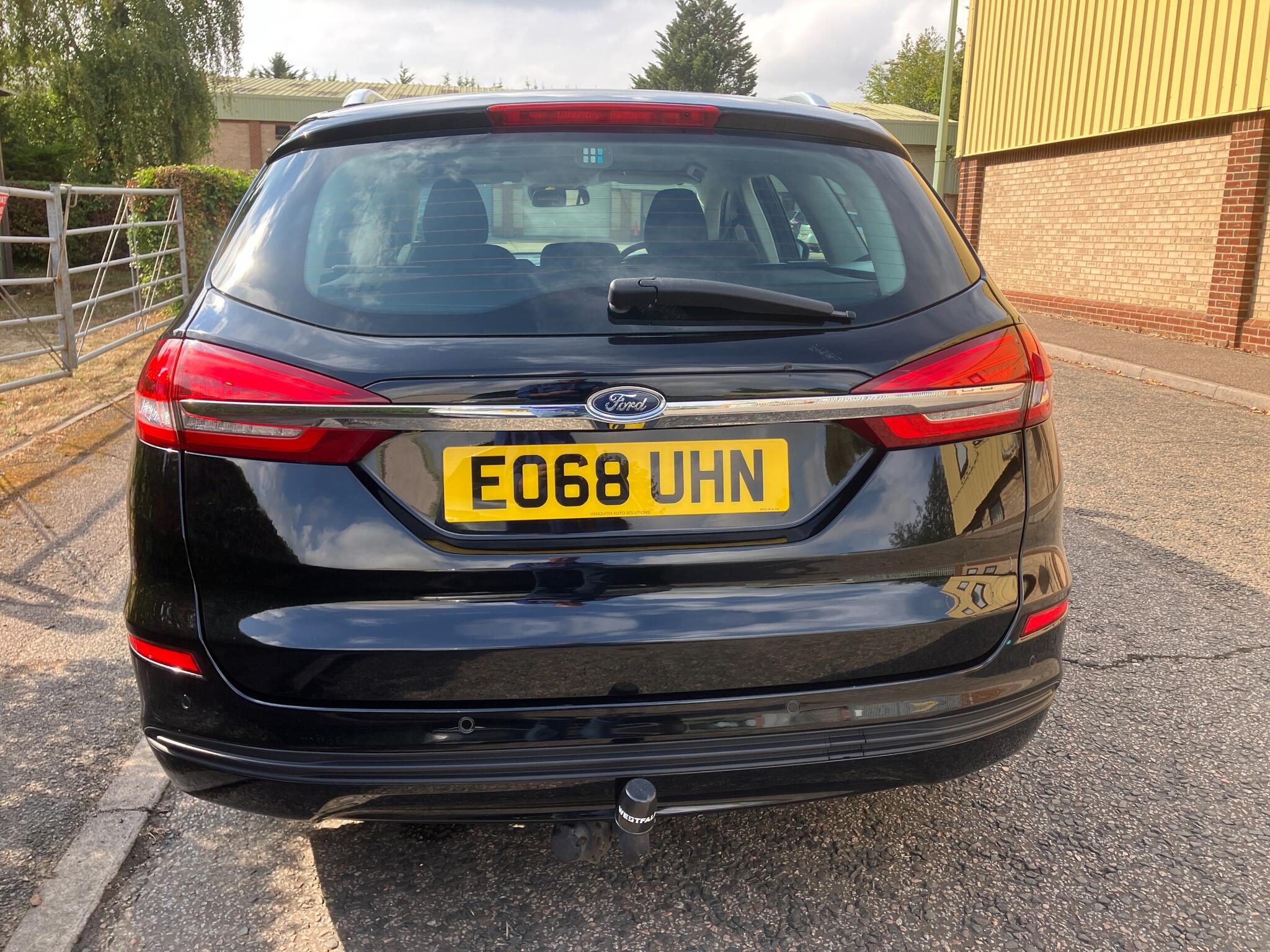 Ford Mondeo view 6