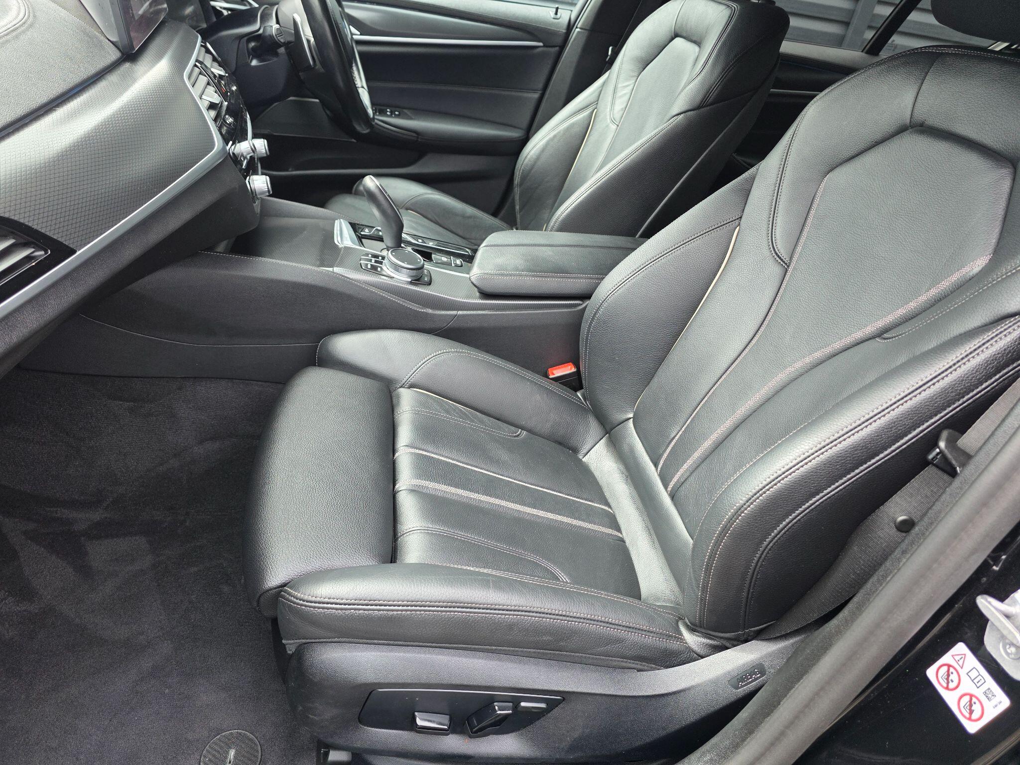 BMW 5 Series view 15
