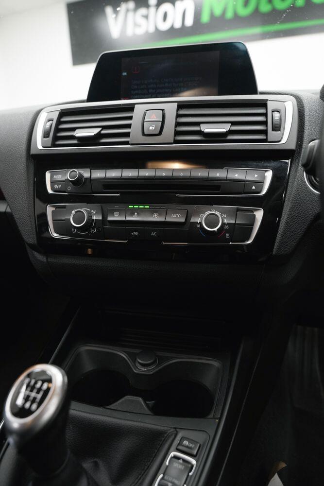 BMW 1 Series view 17