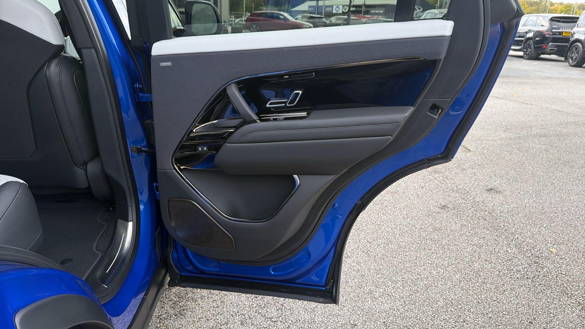 Land Rover Range Rover Sport view 15