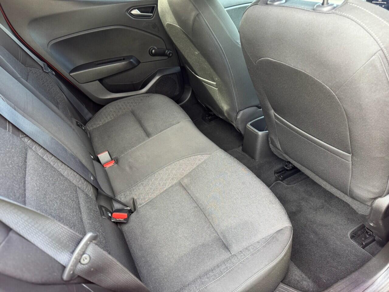 Renault Clio view 25