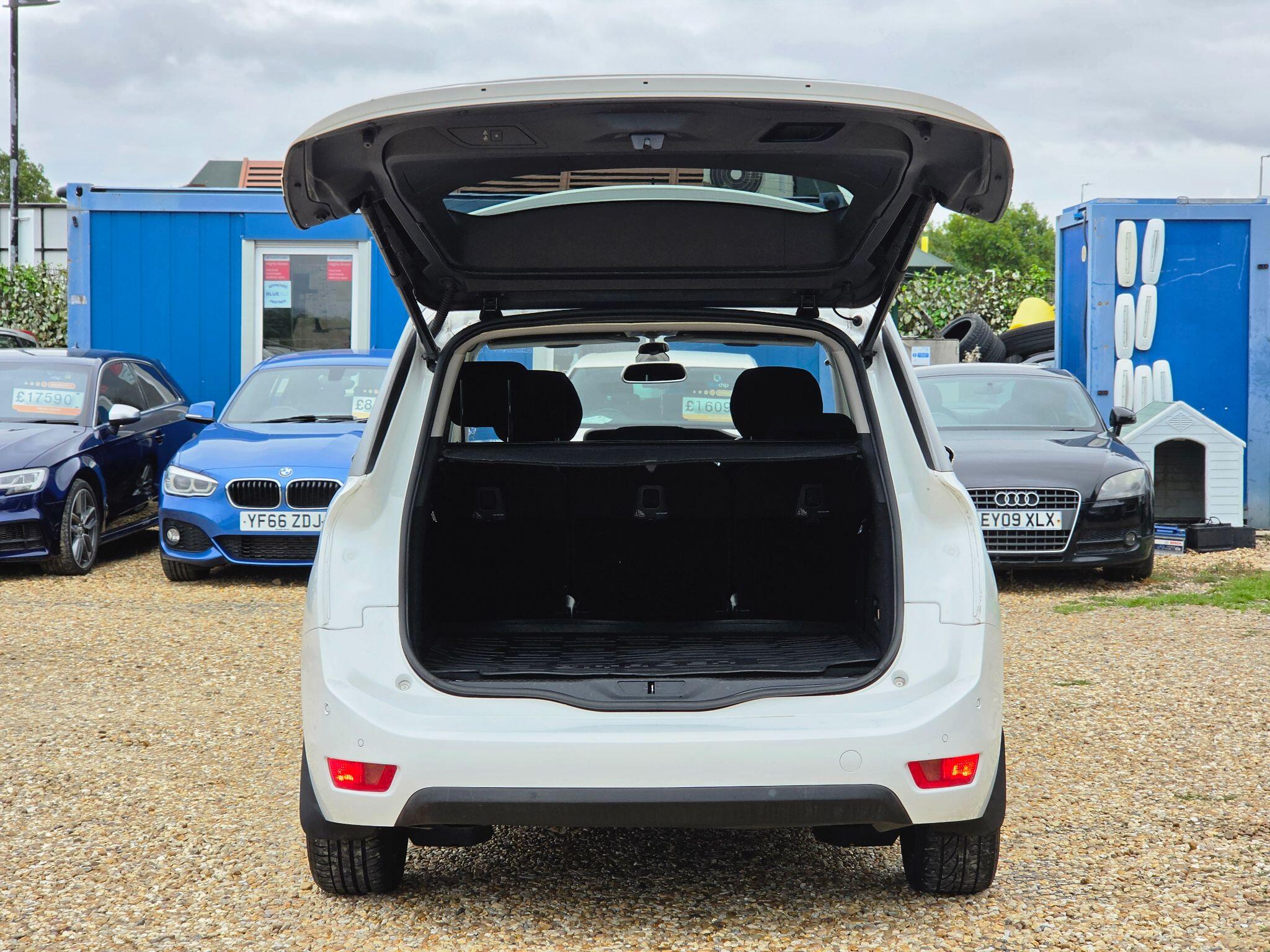 Citroen Grand C4 Picasso view 24
