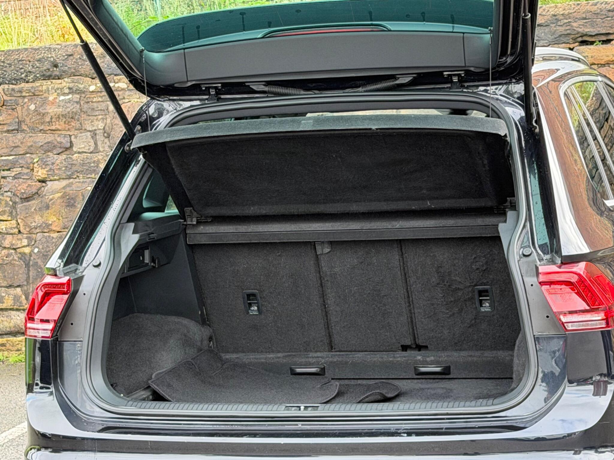 Volkswagen Tiguan view 23