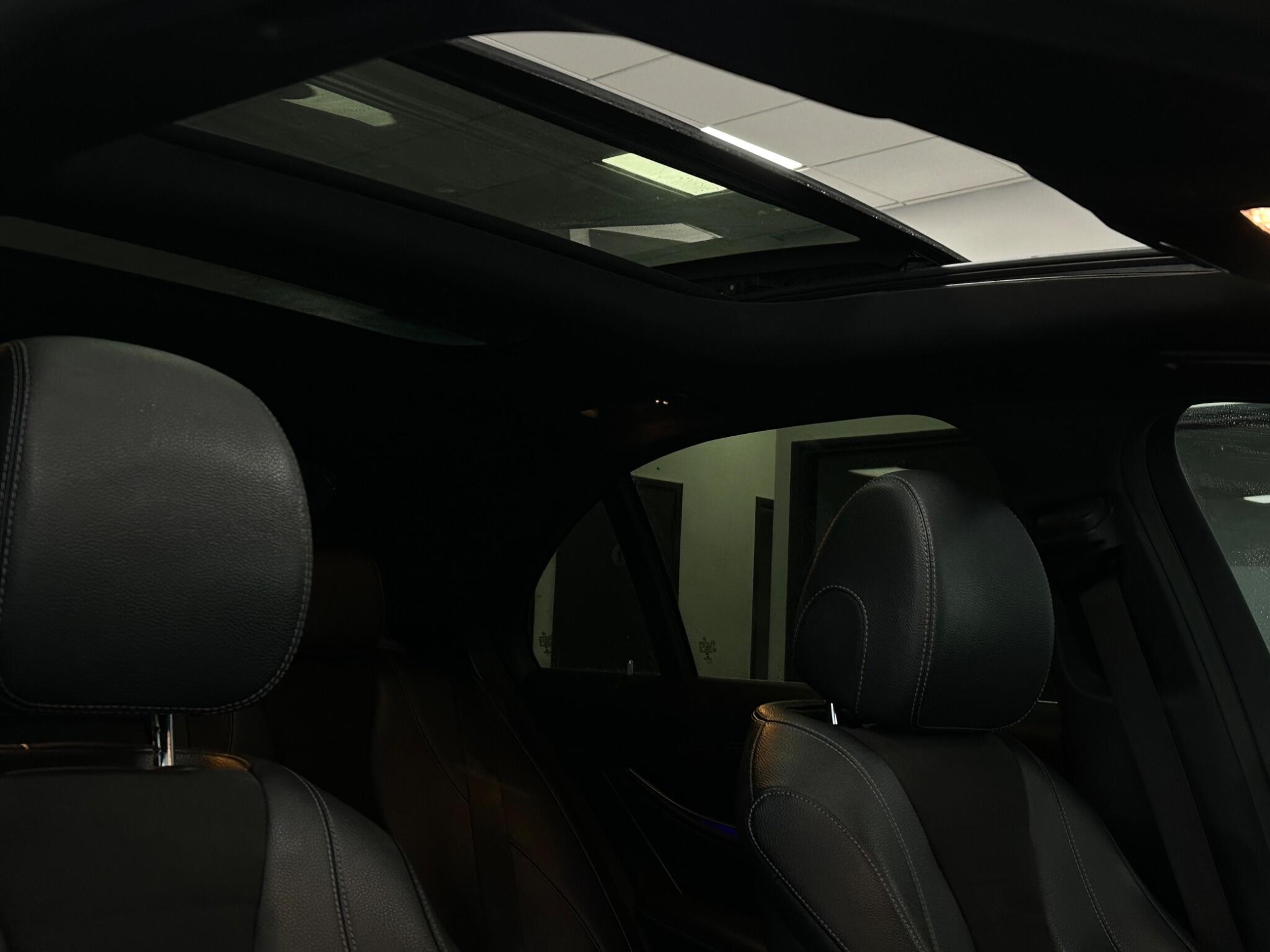 Mercedes-Benz E Class view 23