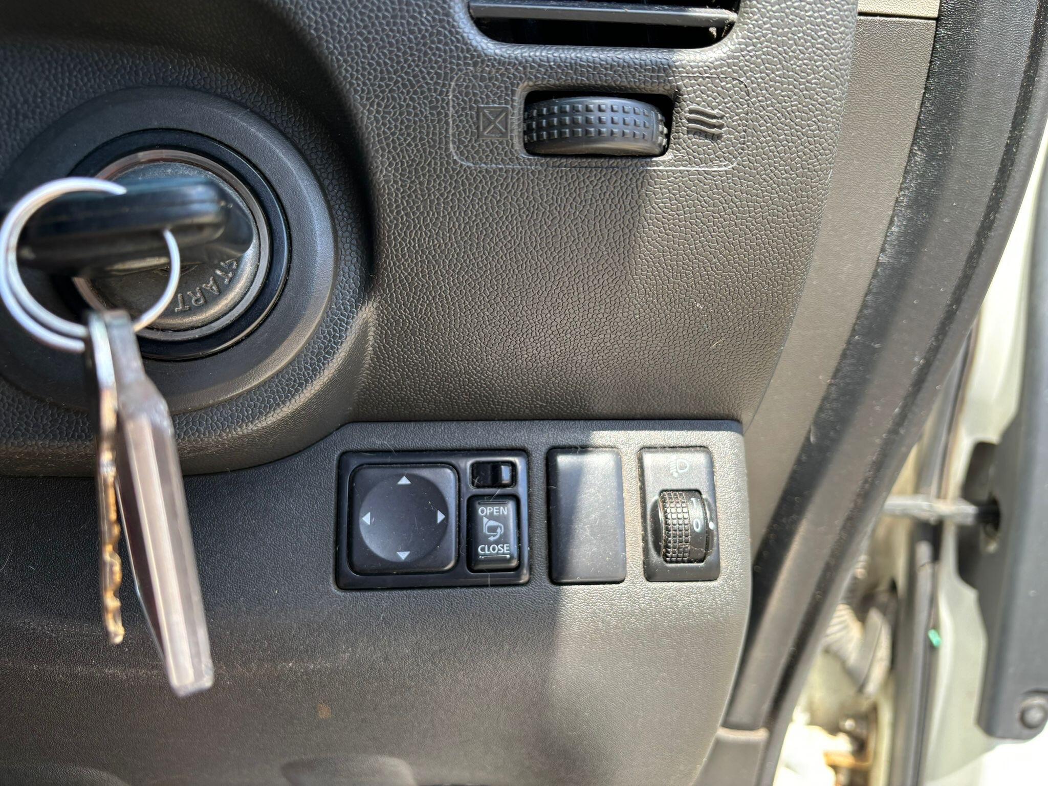 Nissan Navara view 5