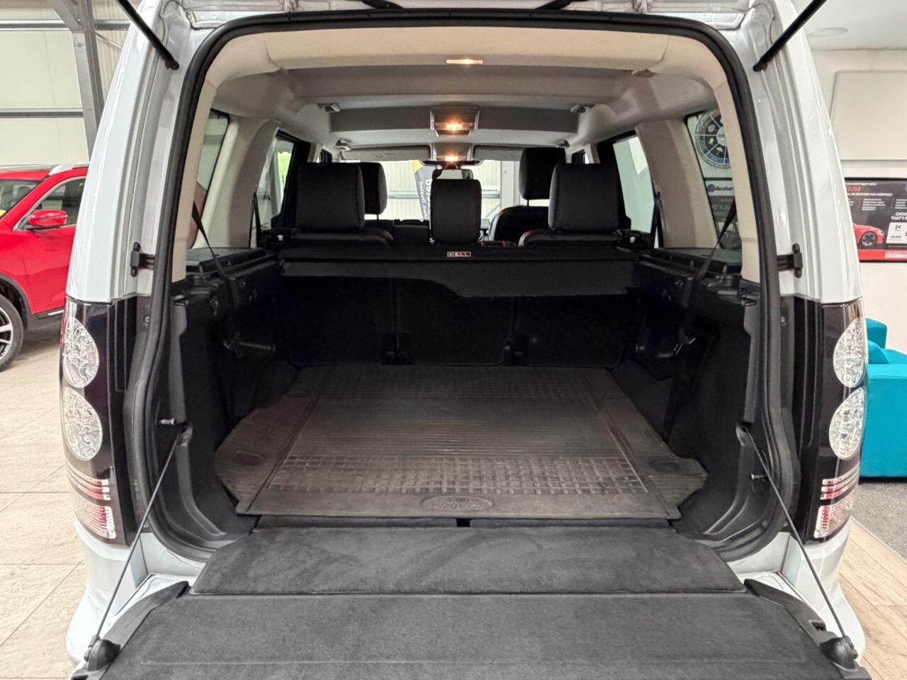 Land Rover Discovery 4 view 28