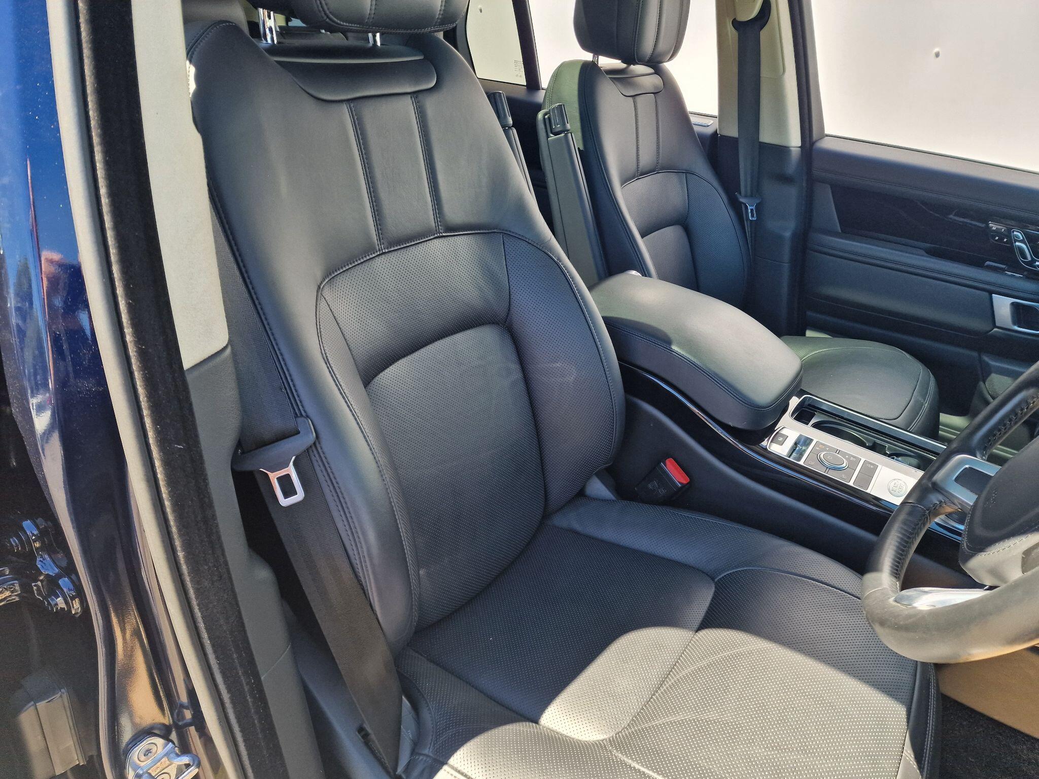 Land Rover Range Rover view 42