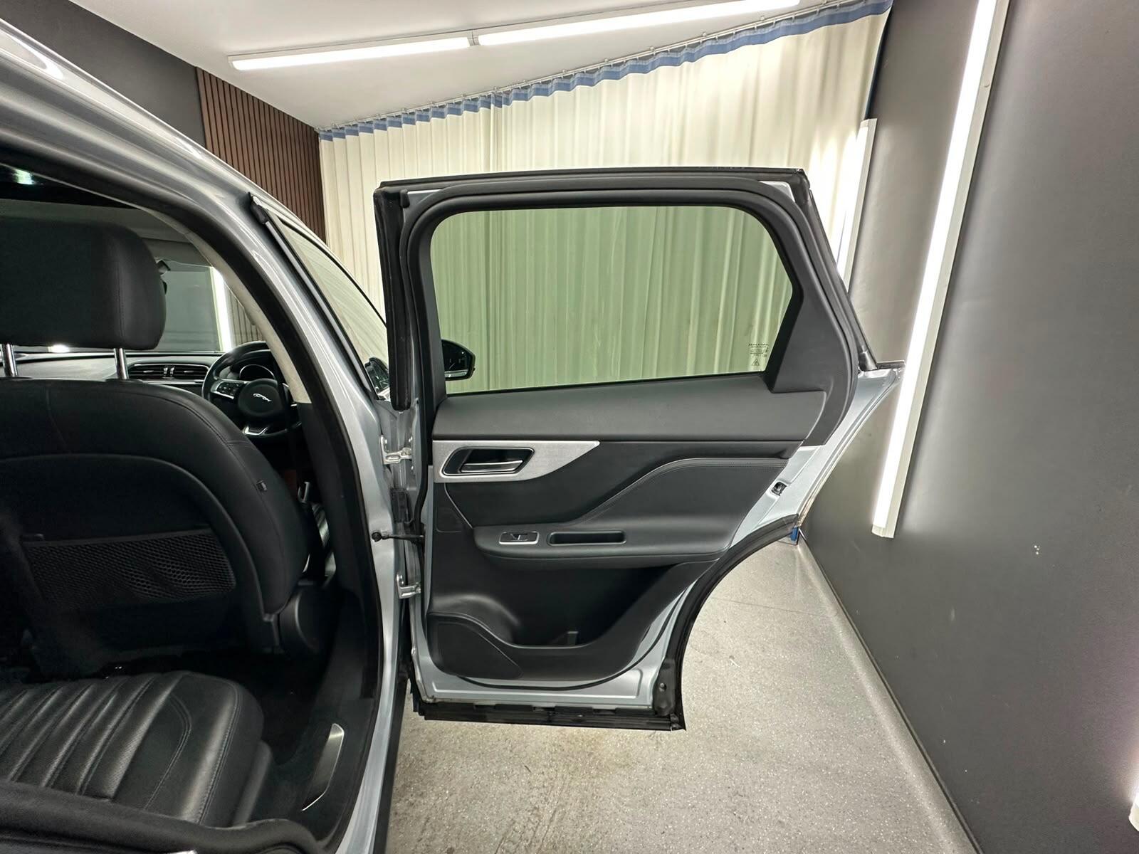 Jaguar F-Pace view 15