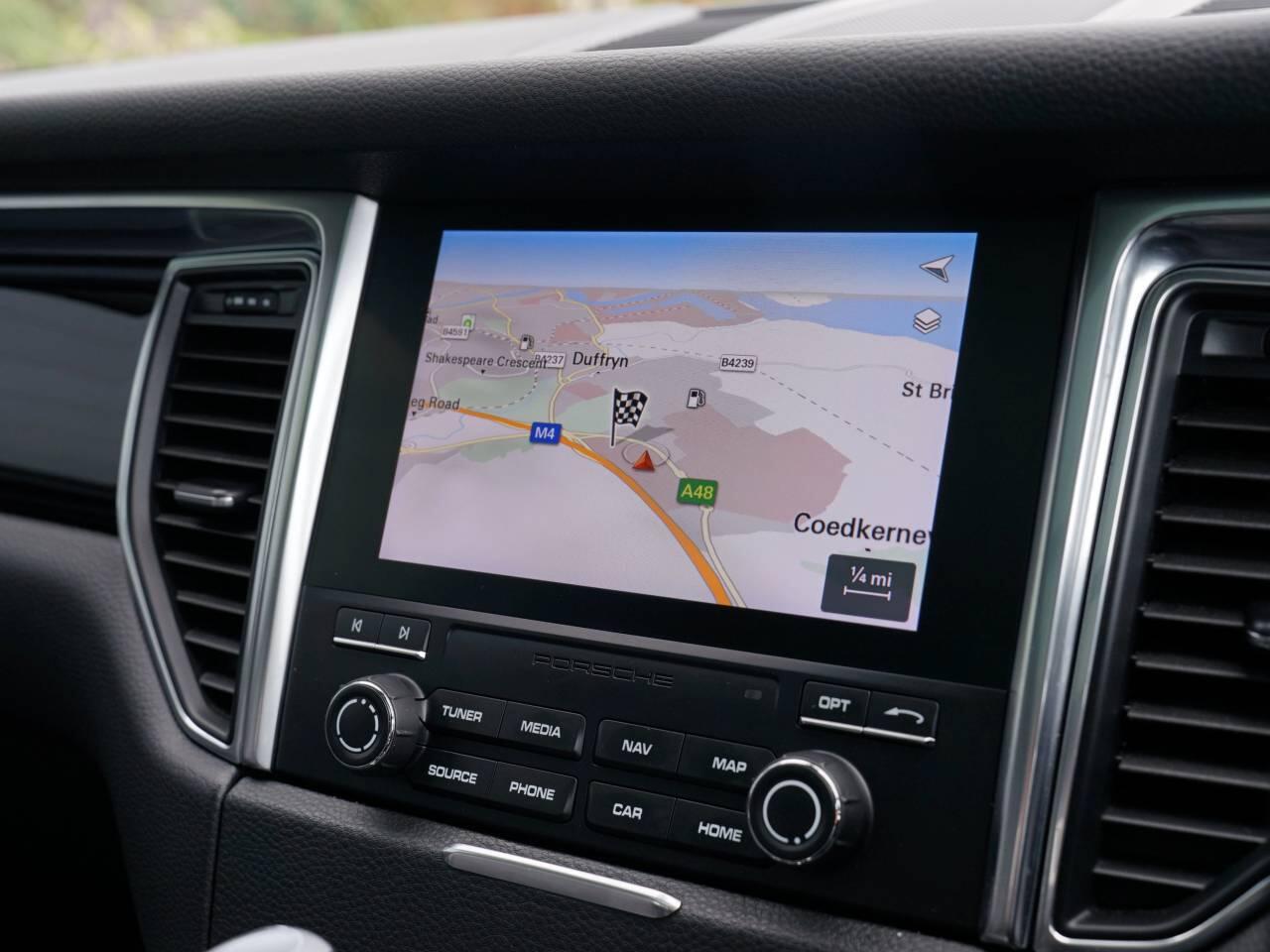 Porsche Macan view 33