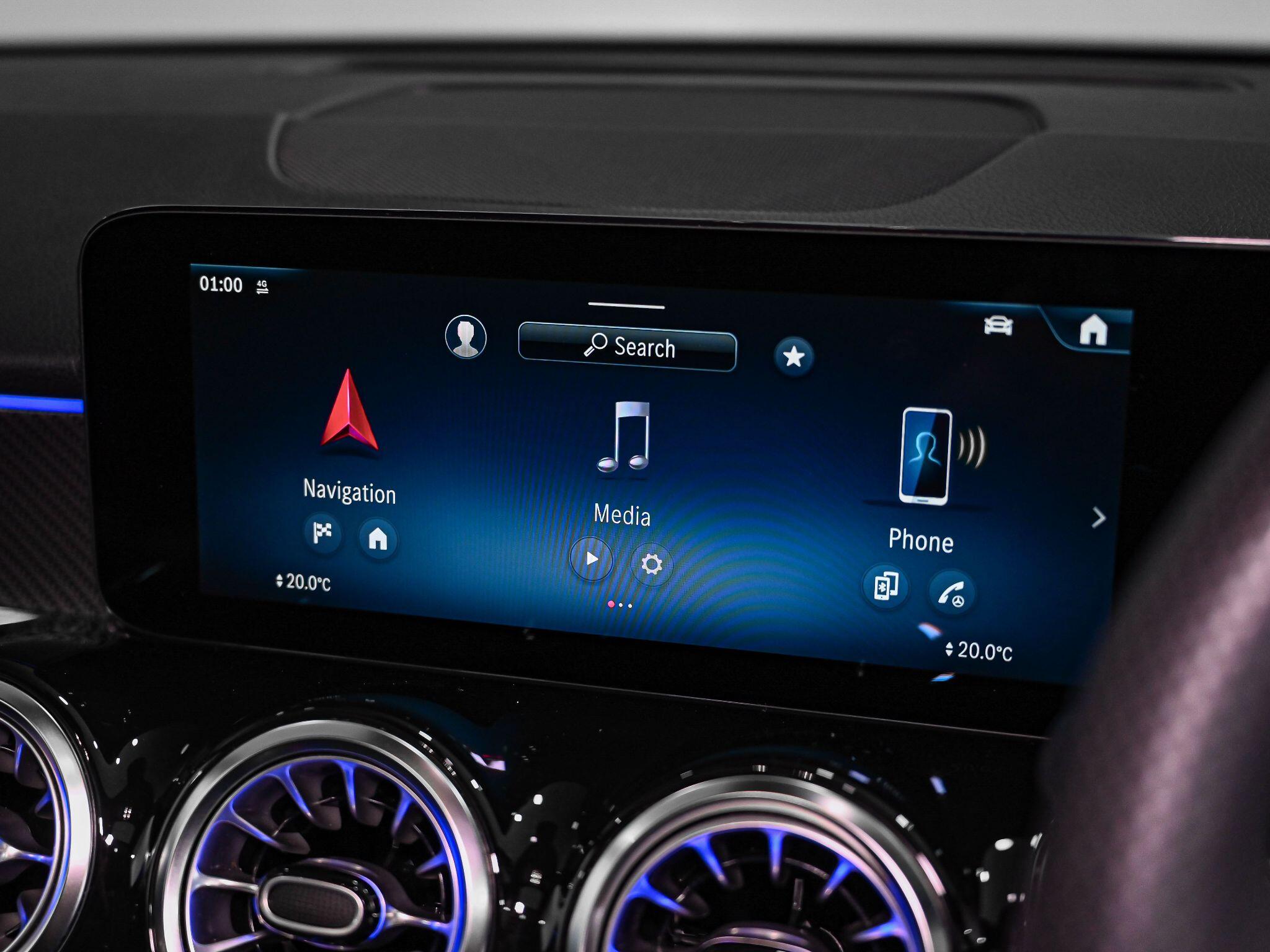 Mercedes-Benz GLB view 12