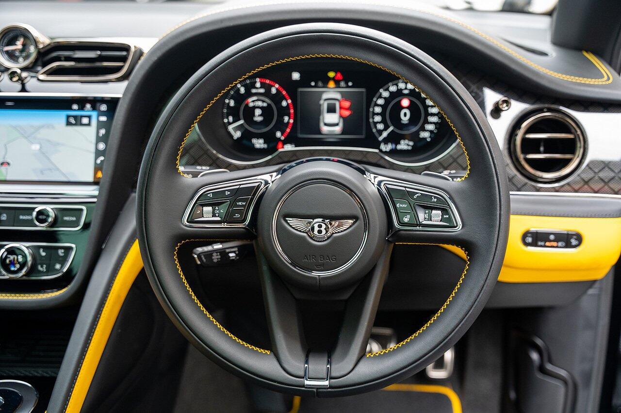 Bentley Bentayga view 51