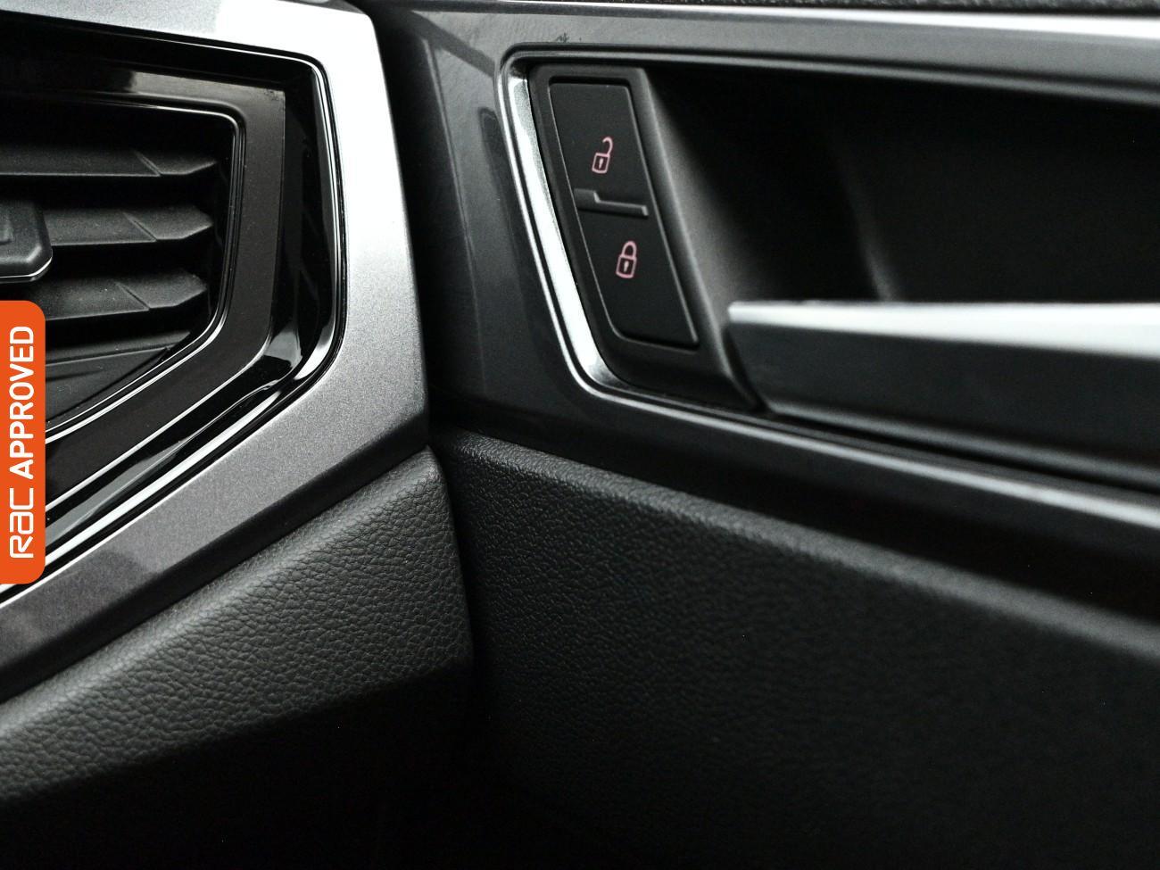 Volkswagen Polo view 23