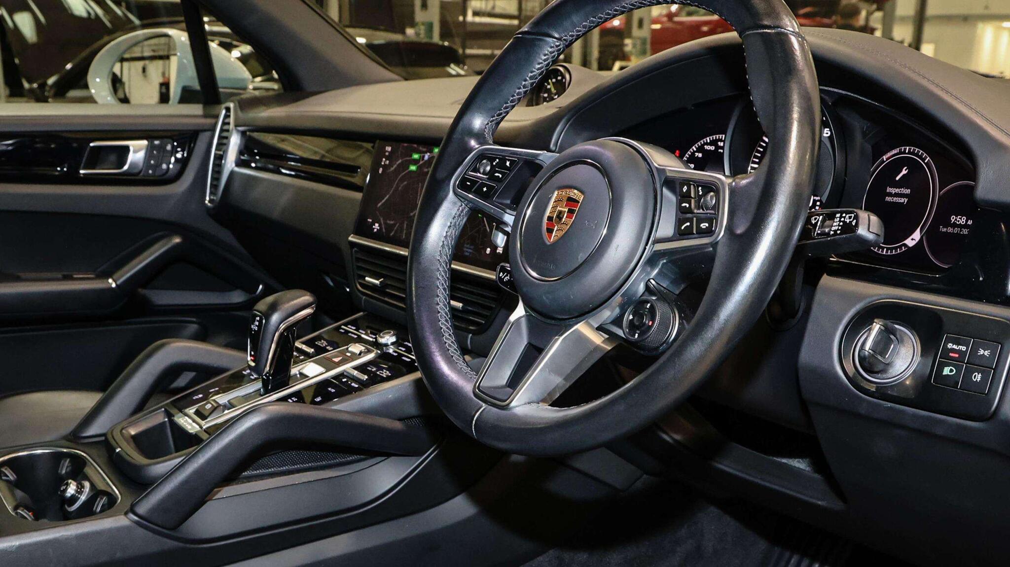 Porsche Cayenne view 10